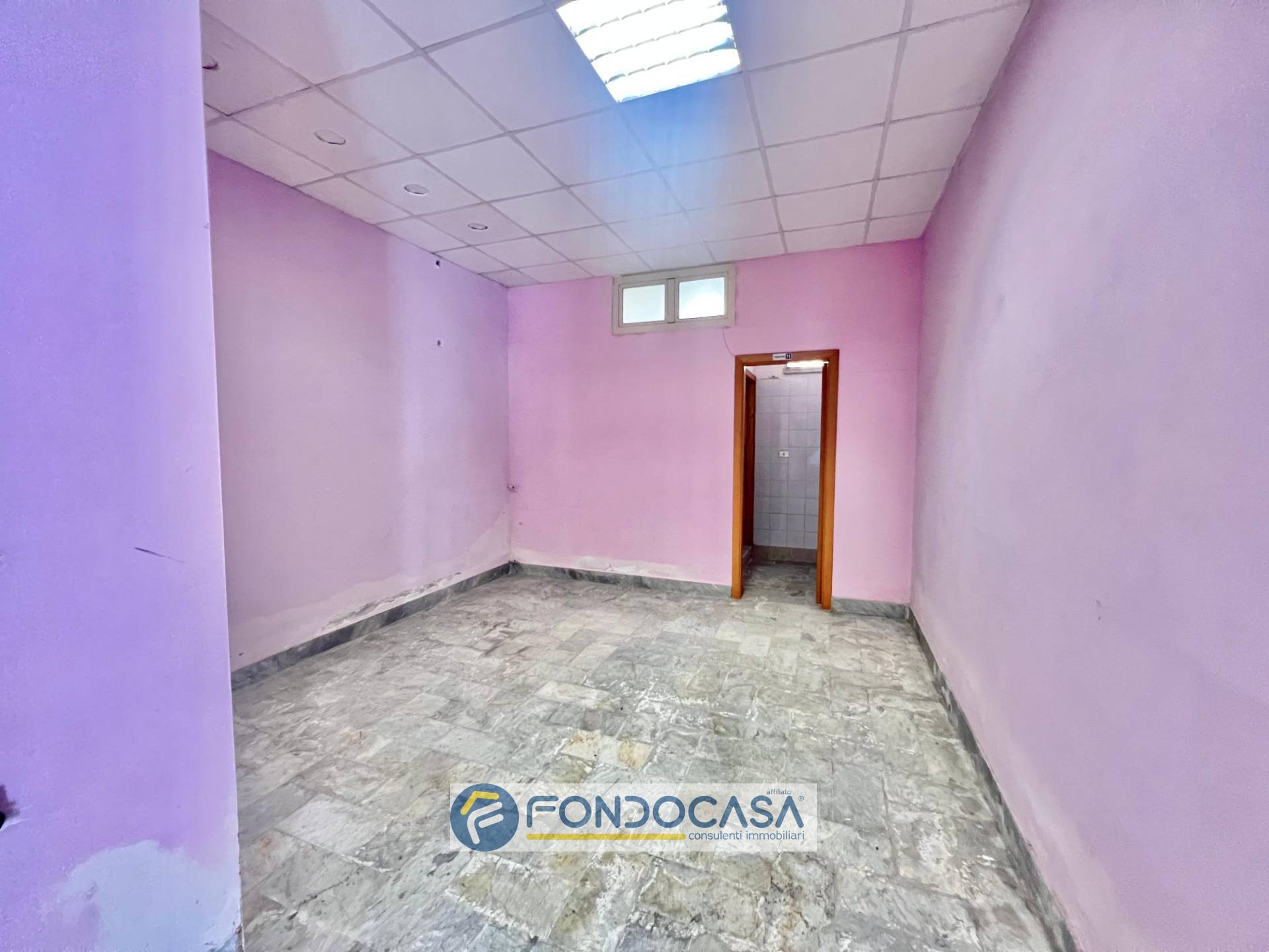 Locale commerciale in affitto a Sant'Antimo