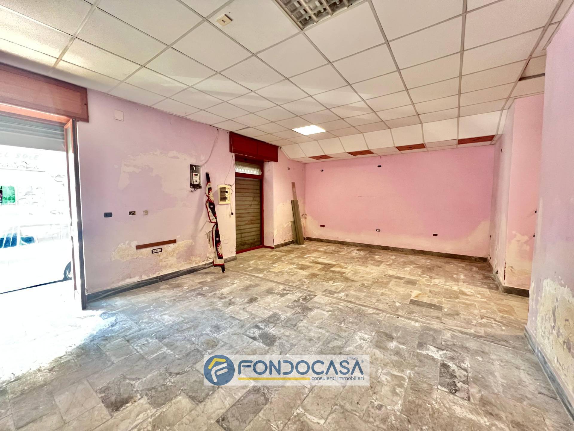 Locale commerciale in affitto a Sant'Antimo
