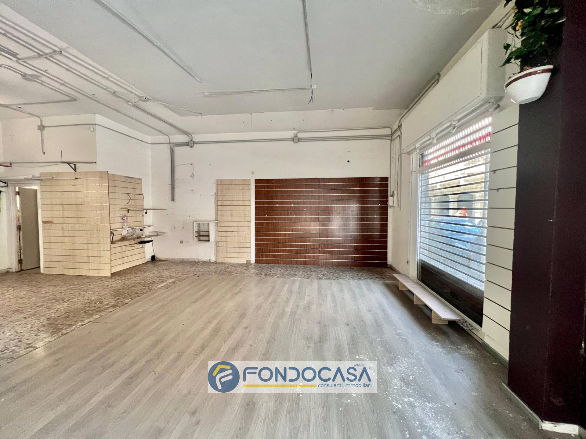 Locale commerciale in affitto a Sant'Antimo