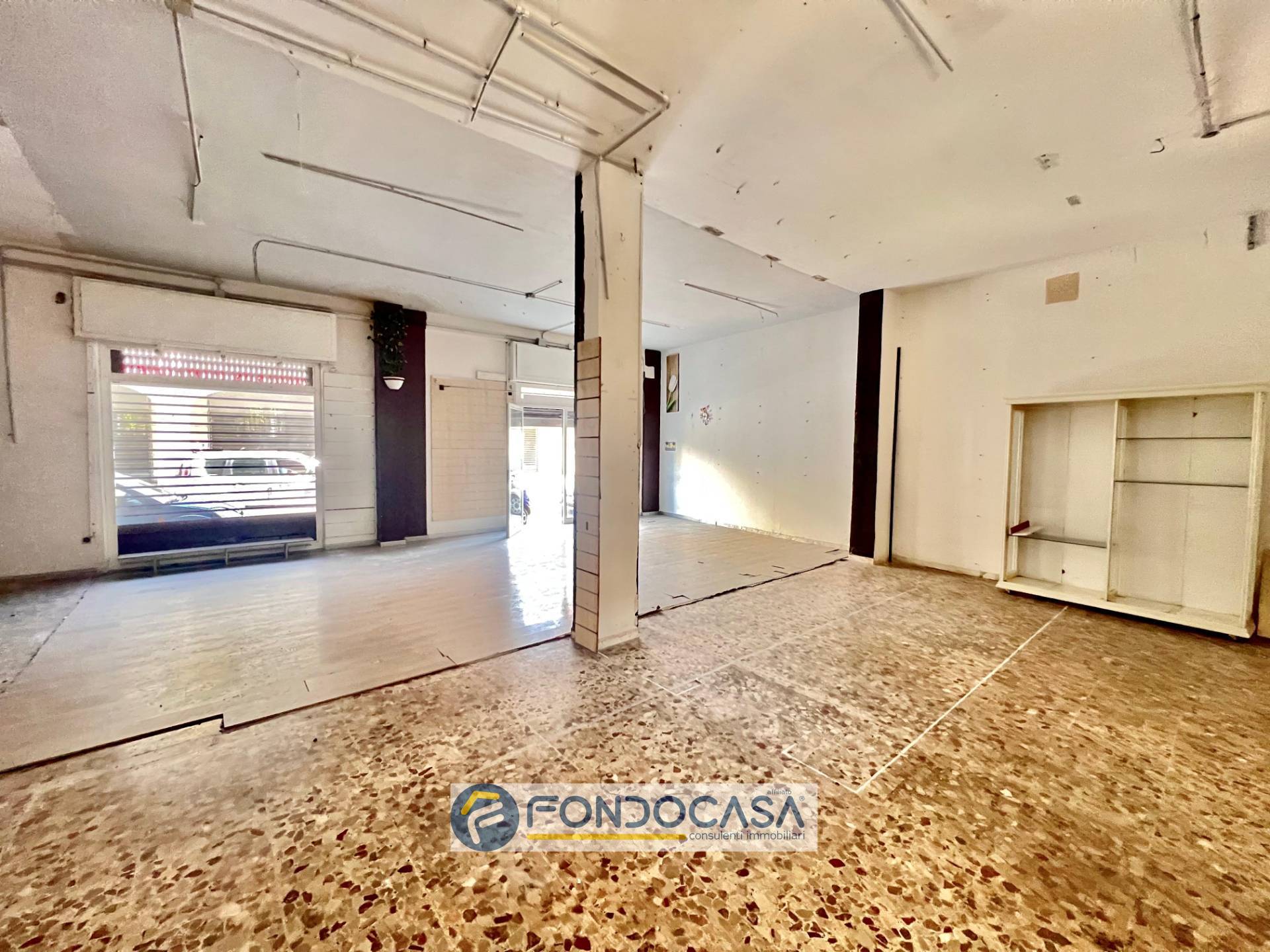 Locale commerciale in affitto a Sant'Antimo