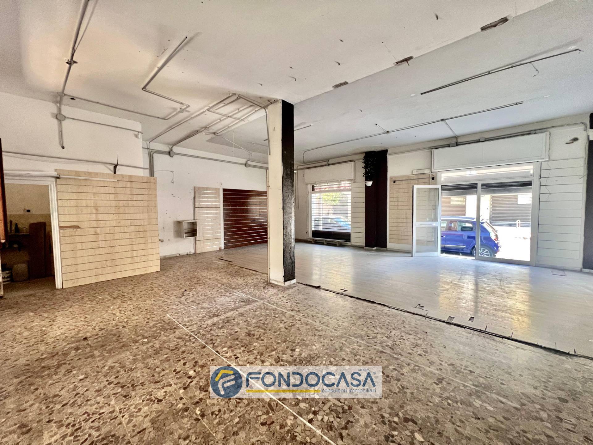Locale commerciale in affitto a Sant'Antimo
