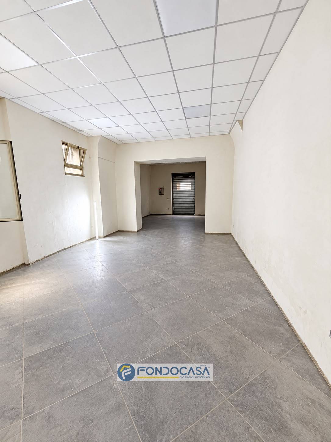 Locale commerciale in affitto a Sant'Antimo