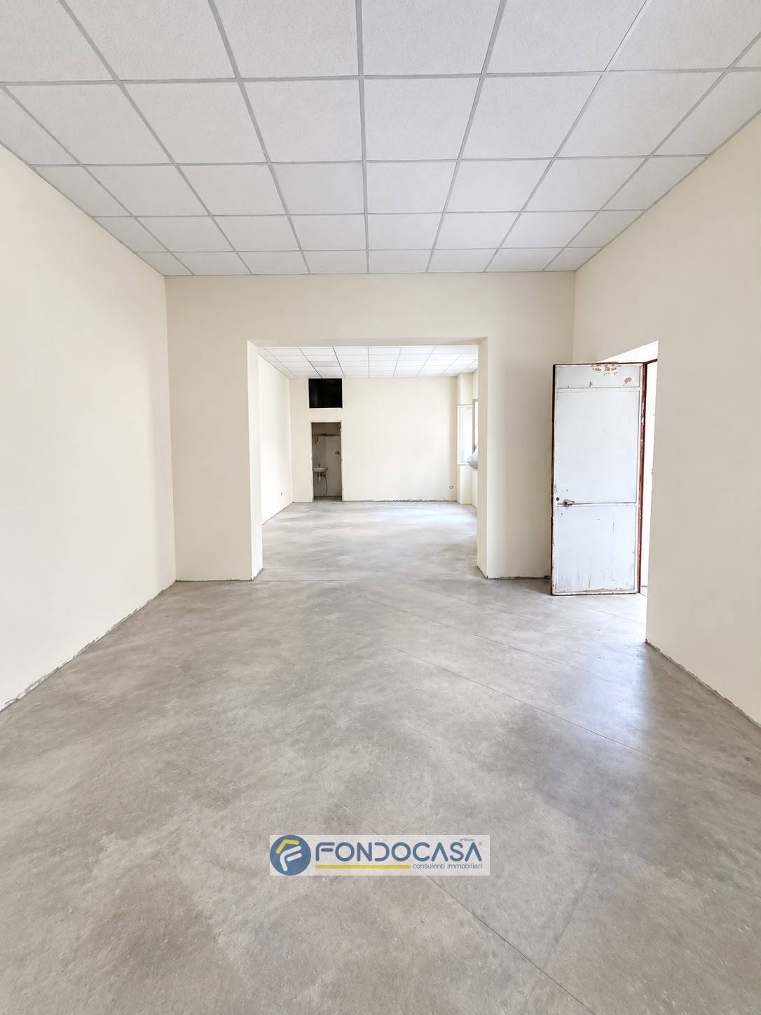 Locale commerciale in affitto a Sant'Antimo