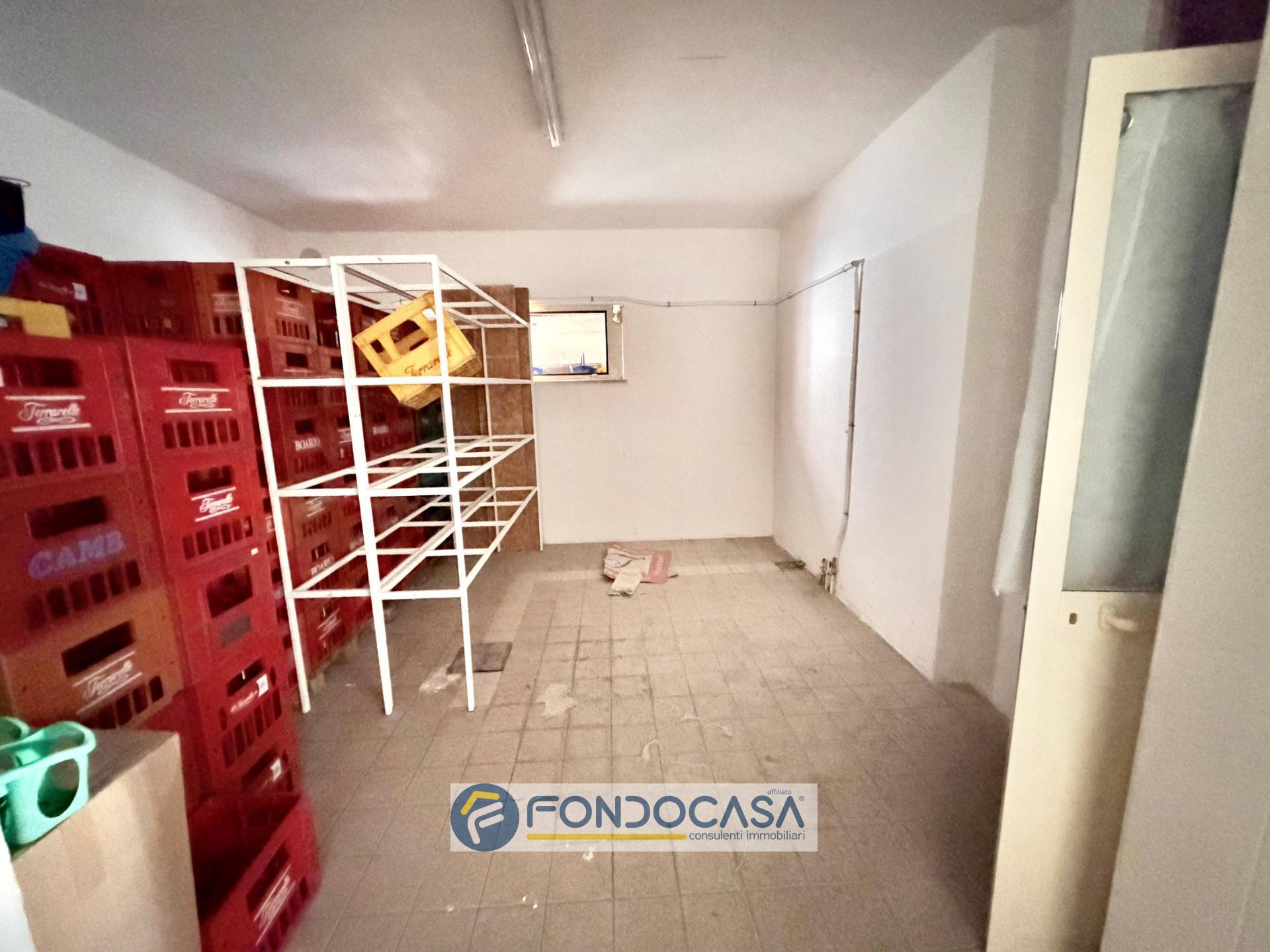 Locale commerciale in affitto a Sant'Antimo
