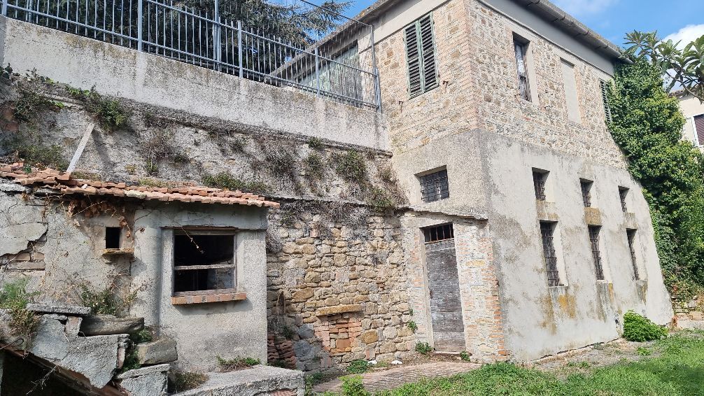 Stabile/Palazzo da ristrutturare in via mattia capponi 46, Cupramontana
