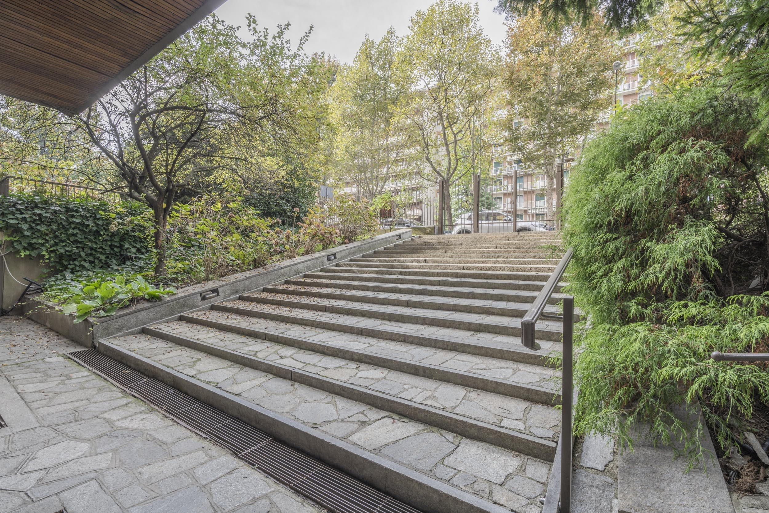 Ufficio da ristrutturare in corso monte cucco 135, Torino