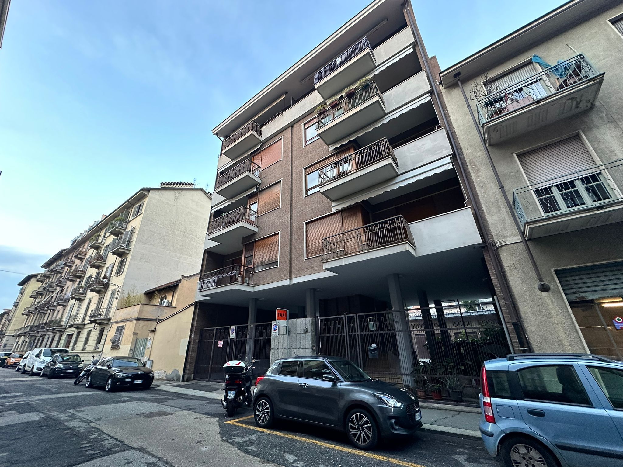 Box/Garage 13mq in vendita in via pesaro 45, Torino