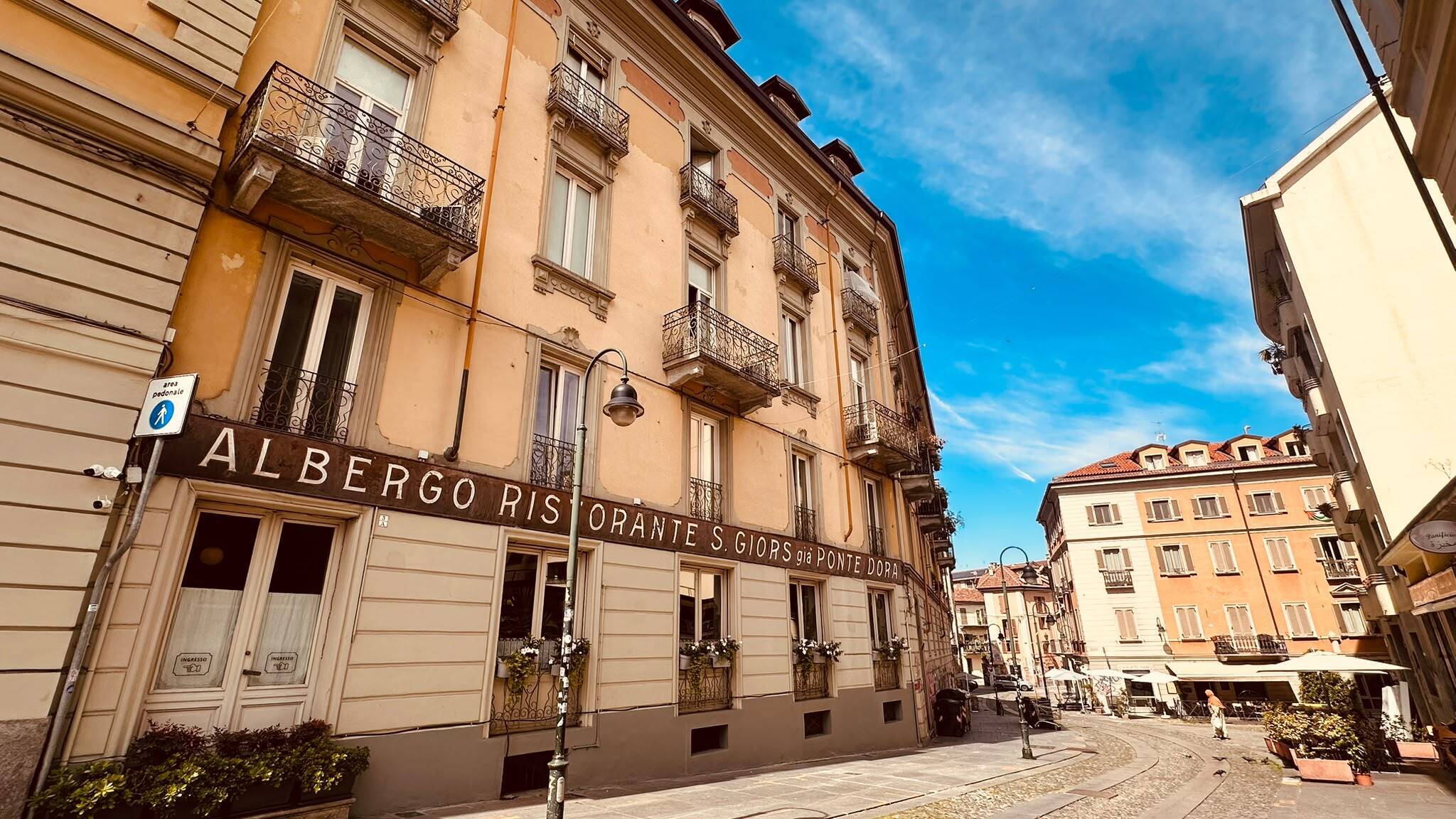 Mansarda ristrutturata in via borgo dora 3, Torino