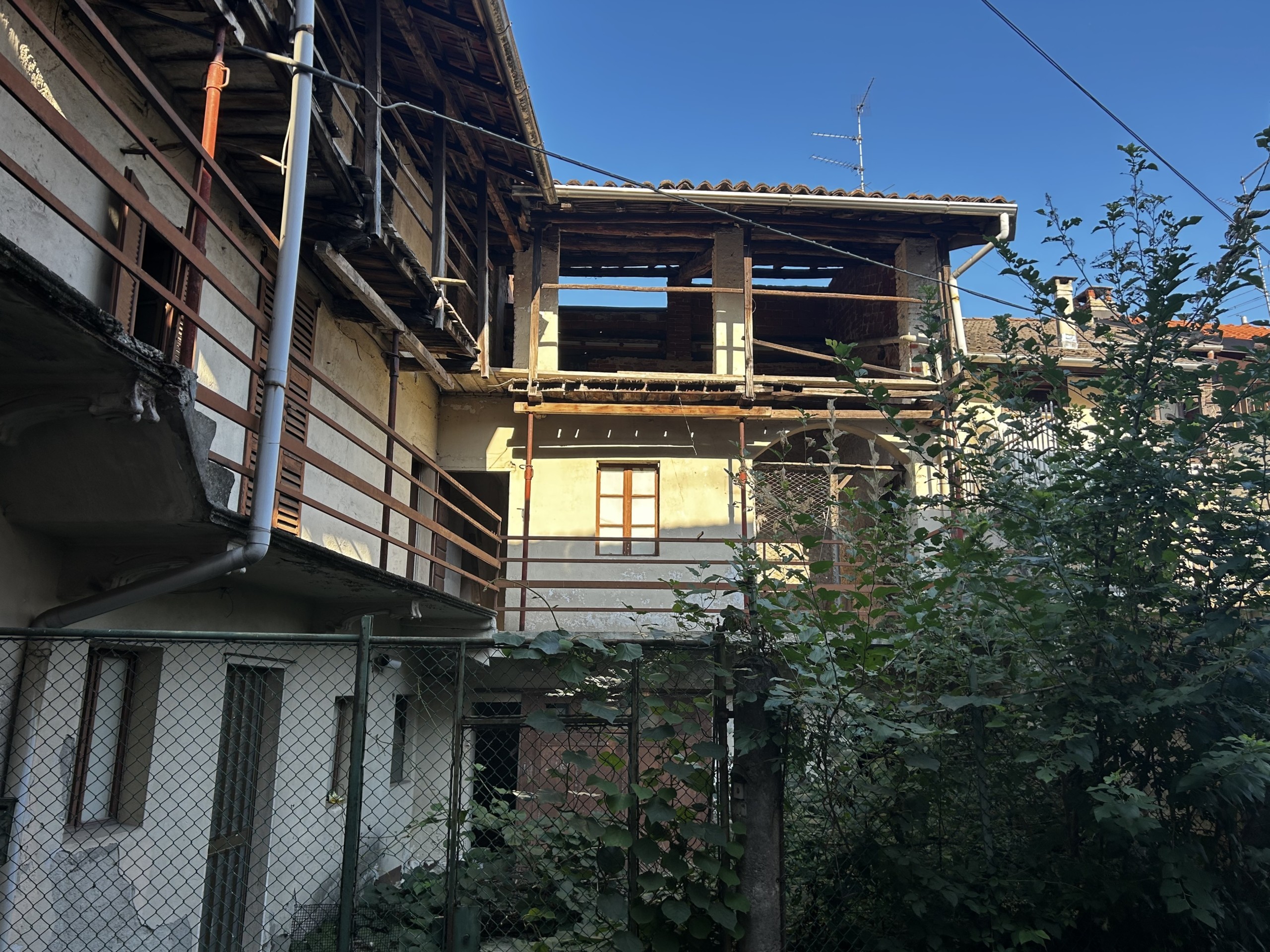 Rustico con giardino in via iv novembre snc, Cameri