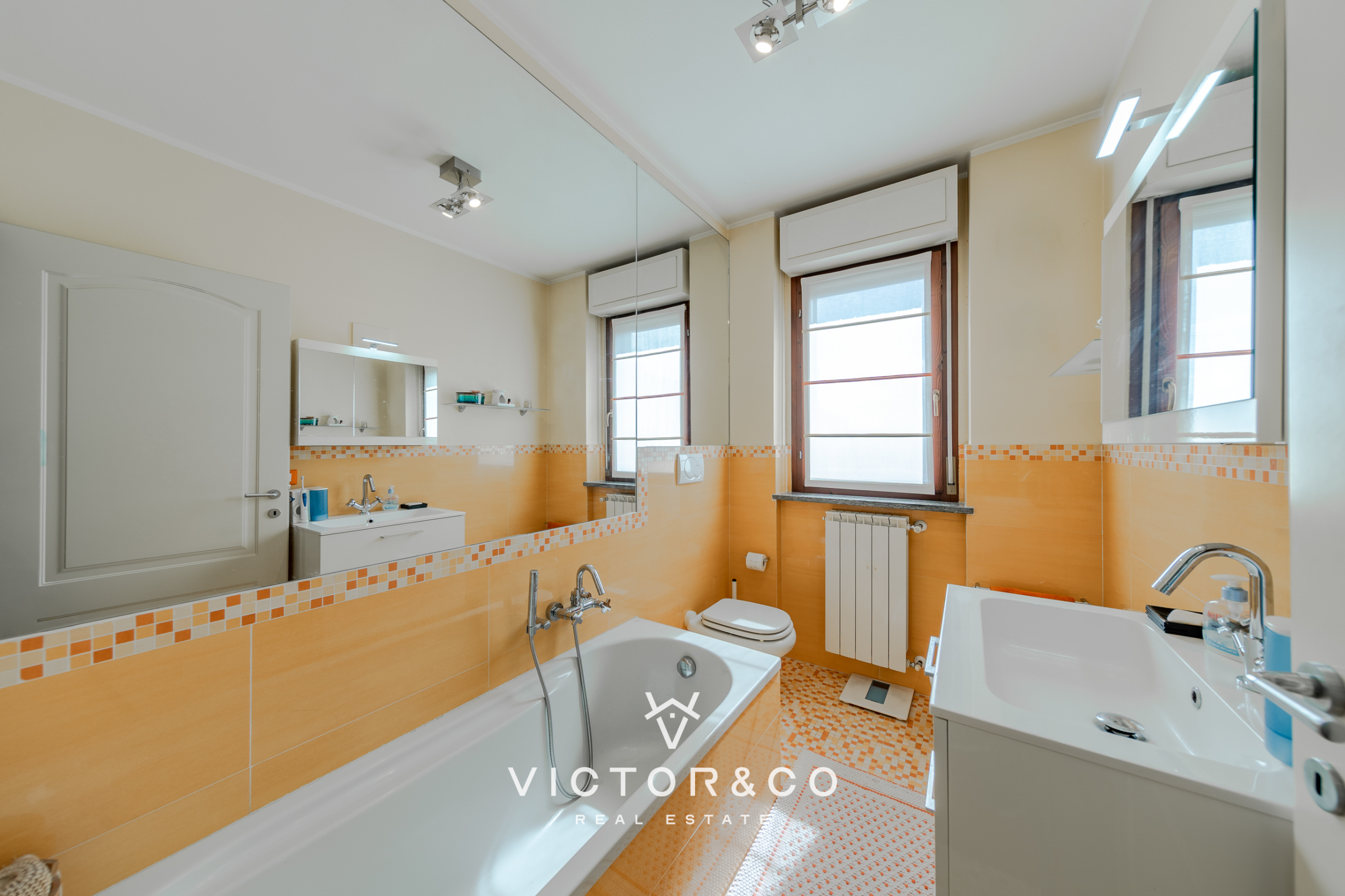 Trilocale con terrazzo in via dess, Novara