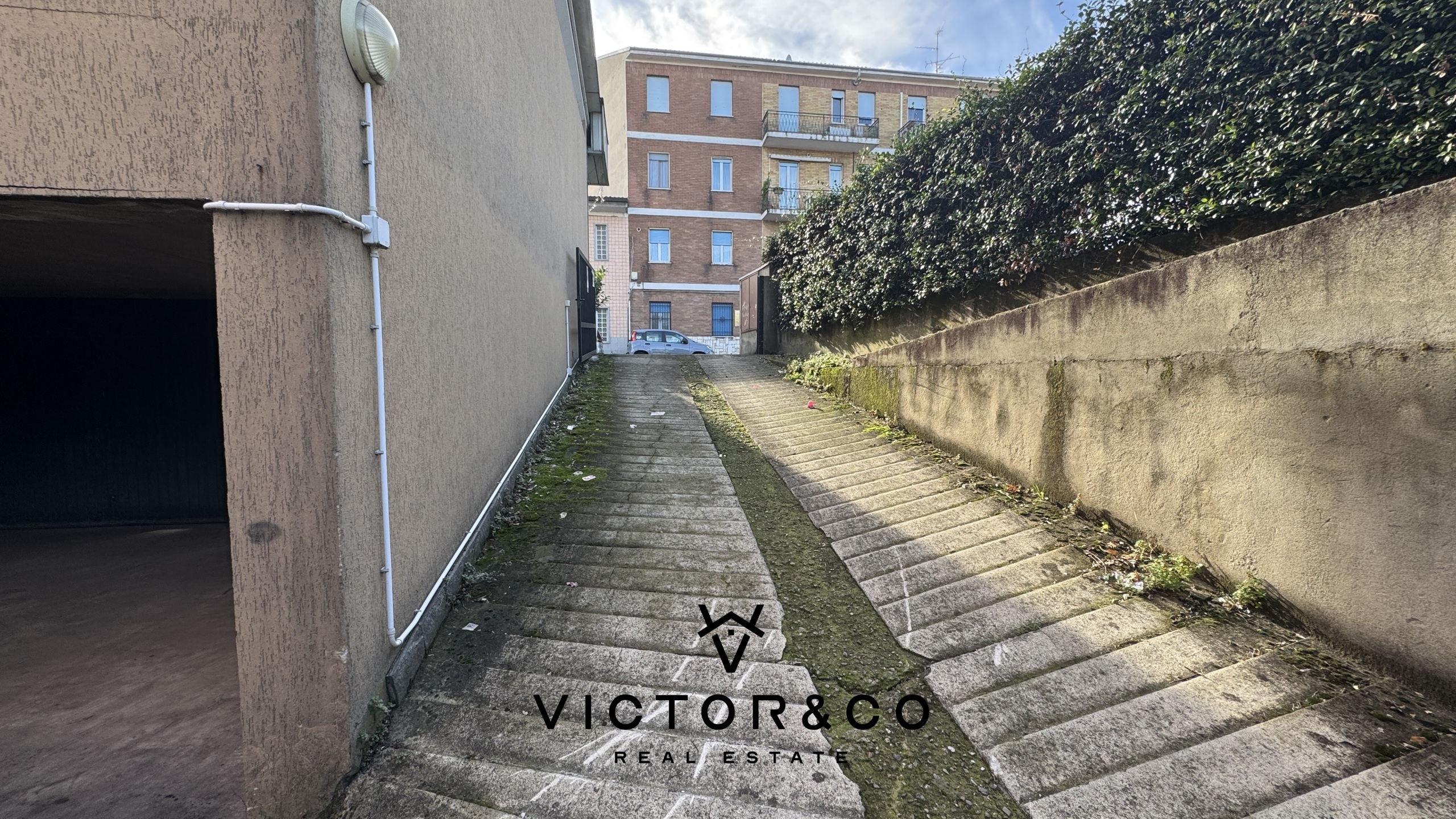 Box/Garage 15mq con box in via sforzesca sn, Novara