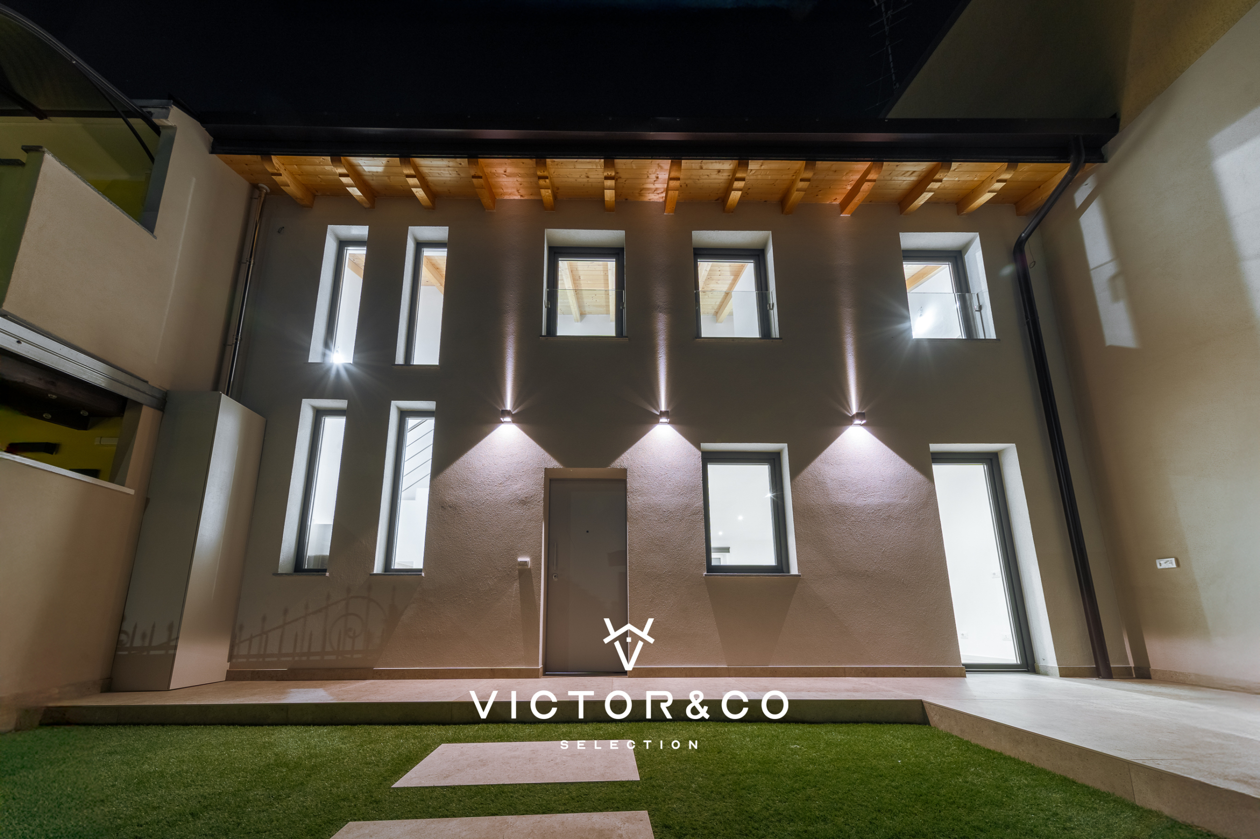 Villa con box in vicolo g. brustio 1, Galliate