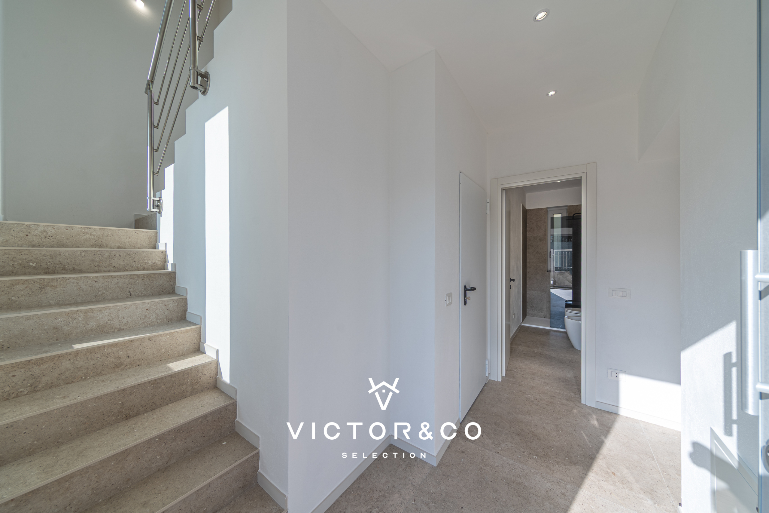 Villa con box in vicolo g. brustio 1, Galliate