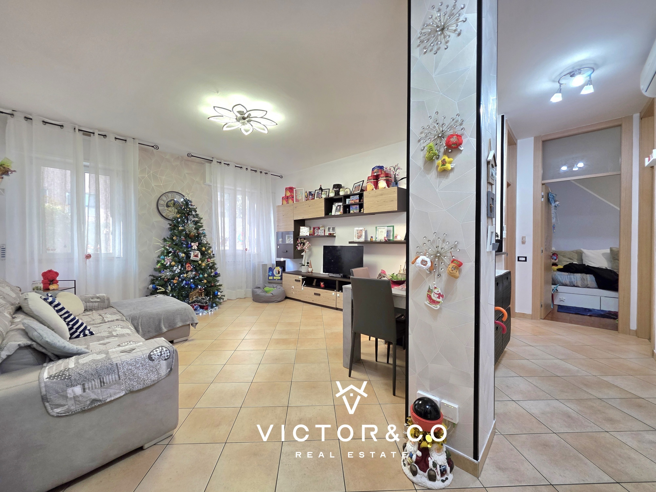 Trilocale con terrazzo in via palermo sic, Novara