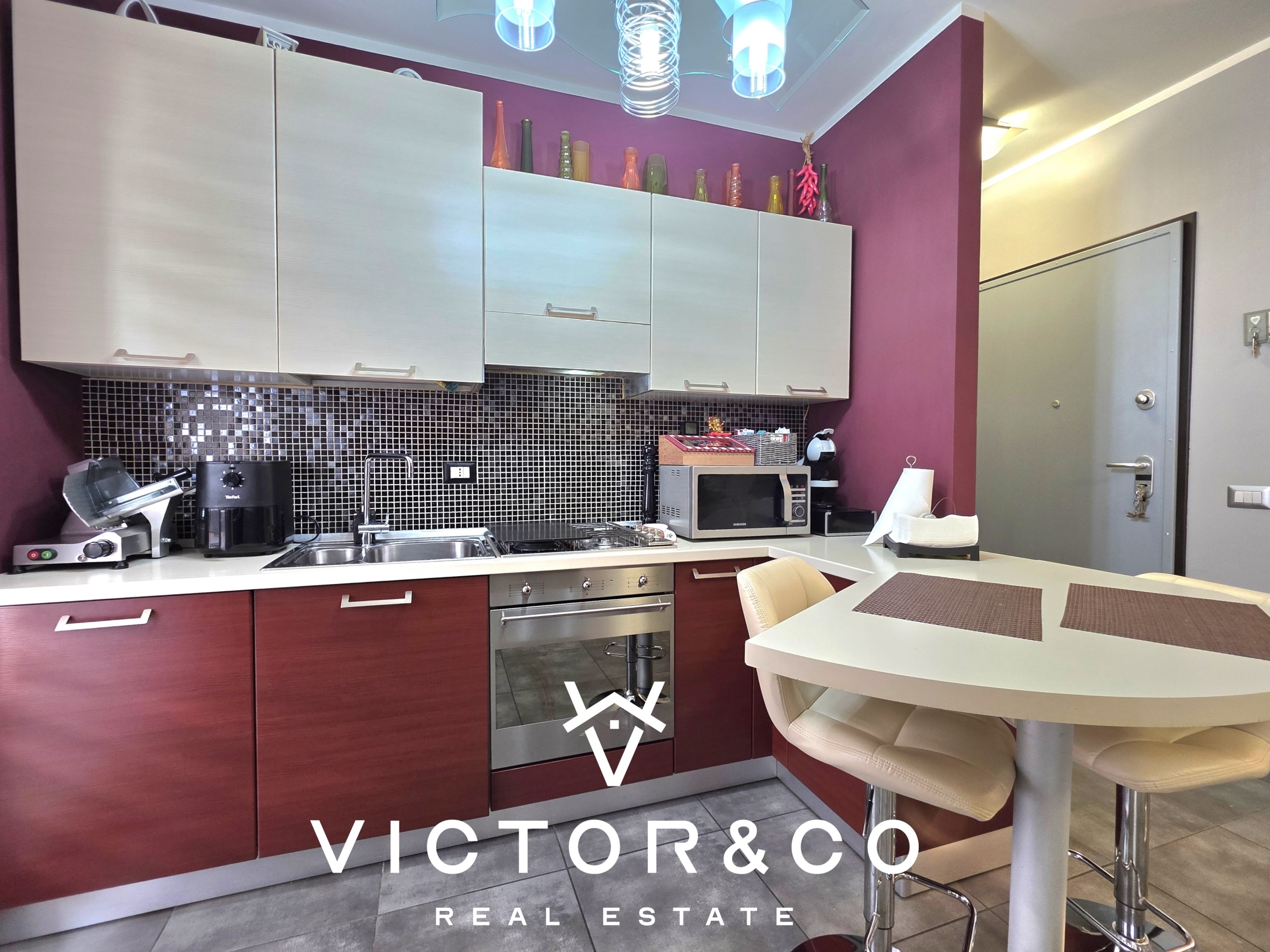 Bilocale con box in via valsesia 16, Novara