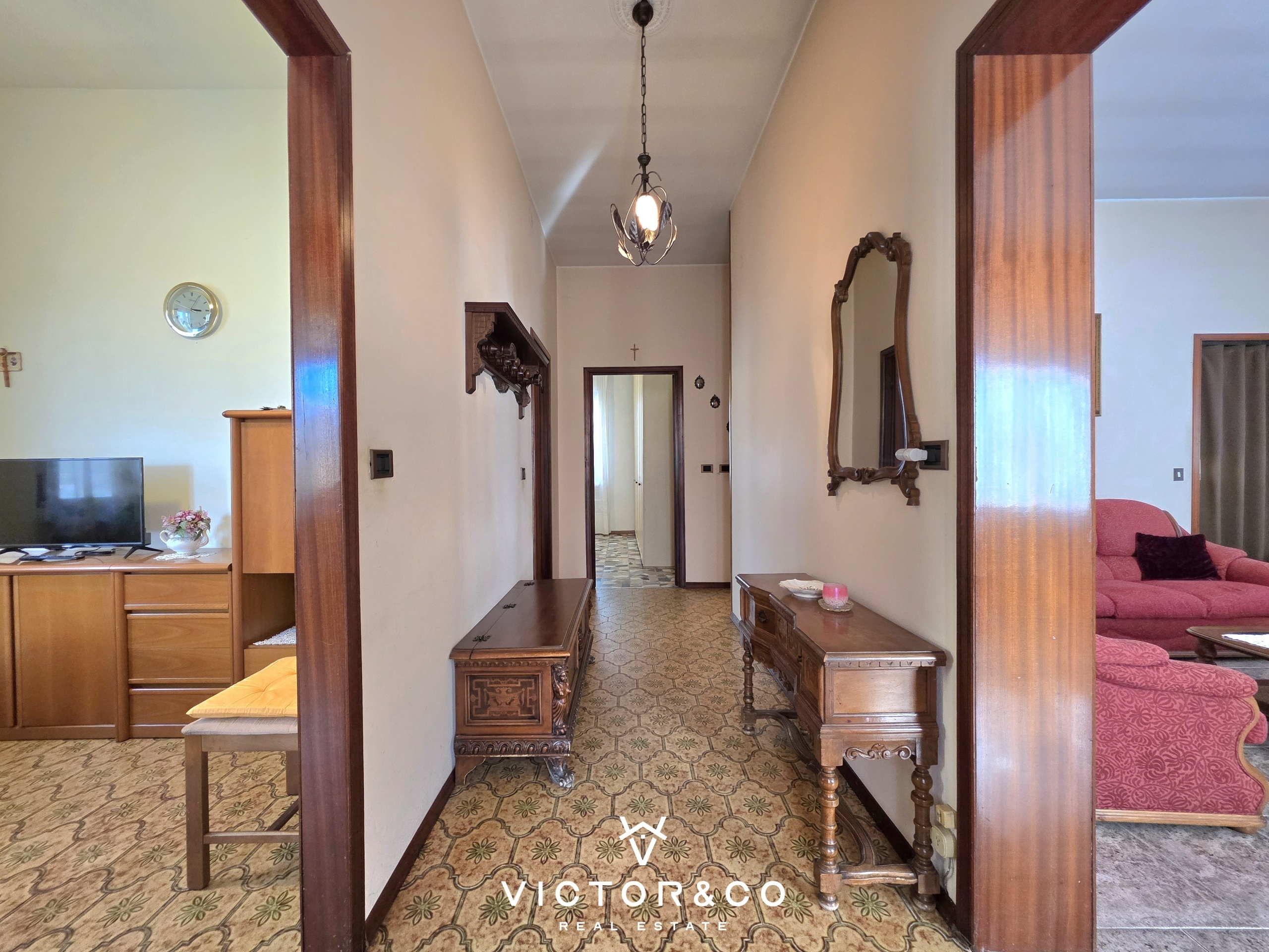 Casa indipendente con giardino in via po 10a, Trecate