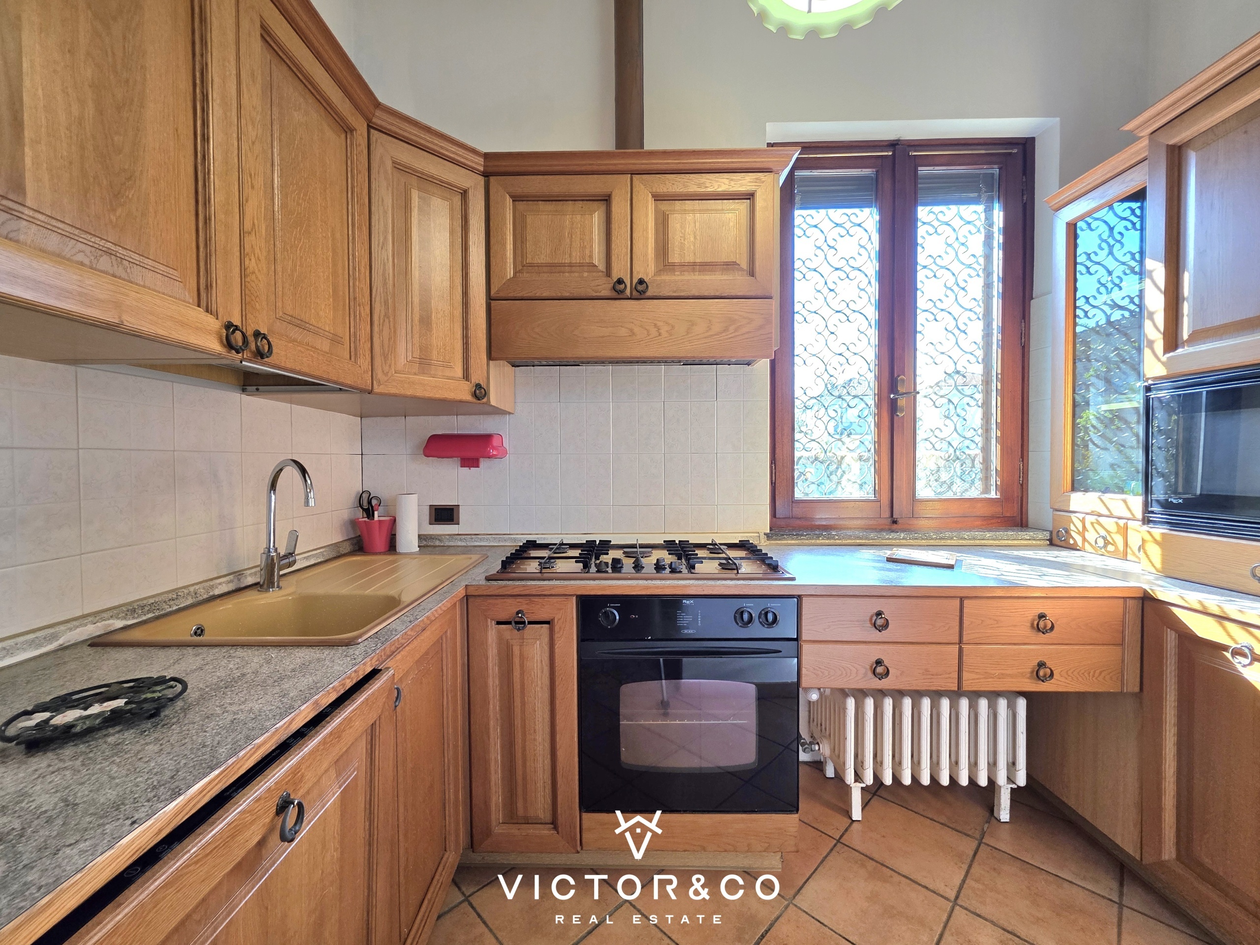 Casa indipendente con giardino in via po 10a, Trecate