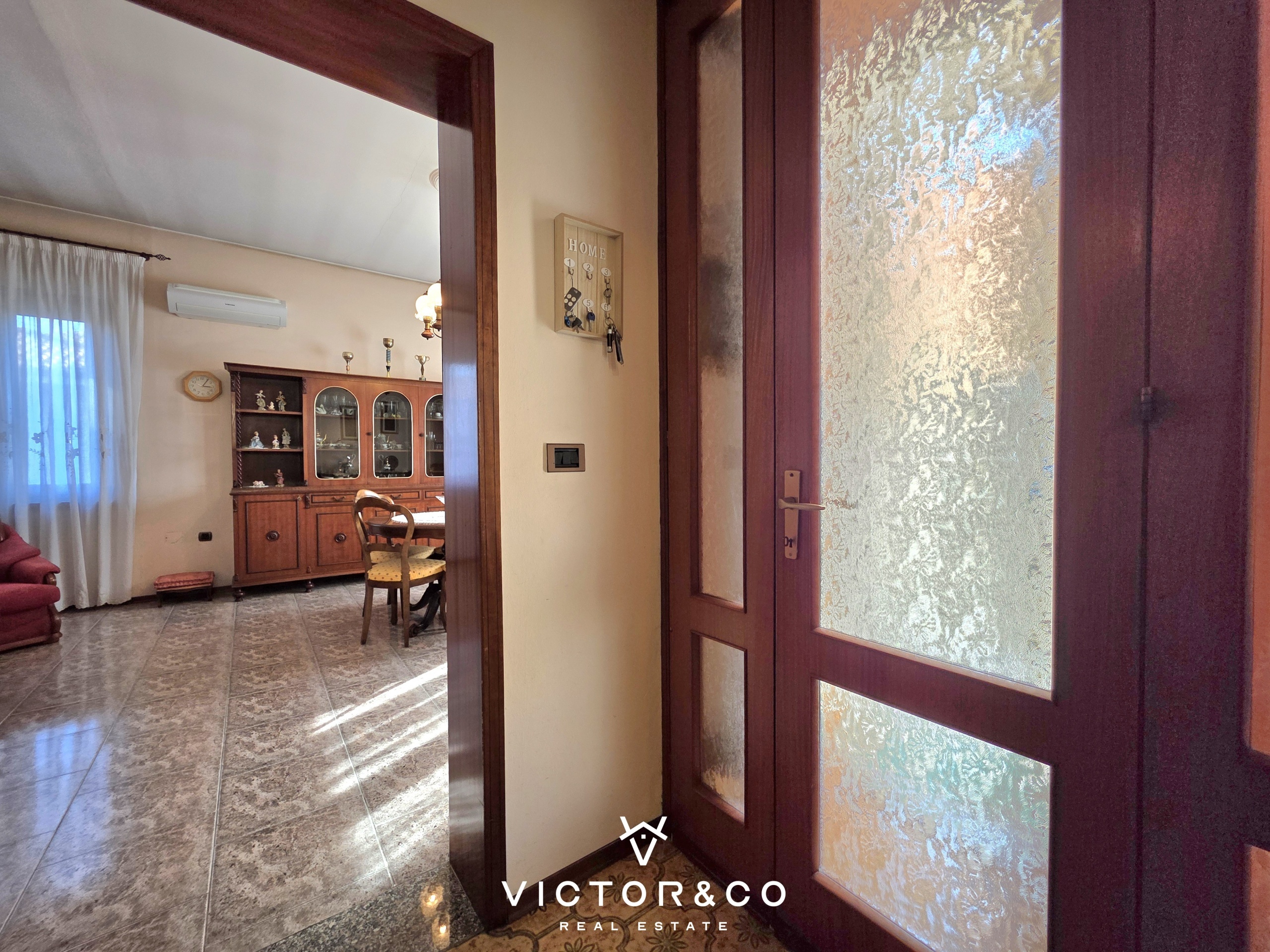 Casa indipendente con giardino in via po 10a, Trecate