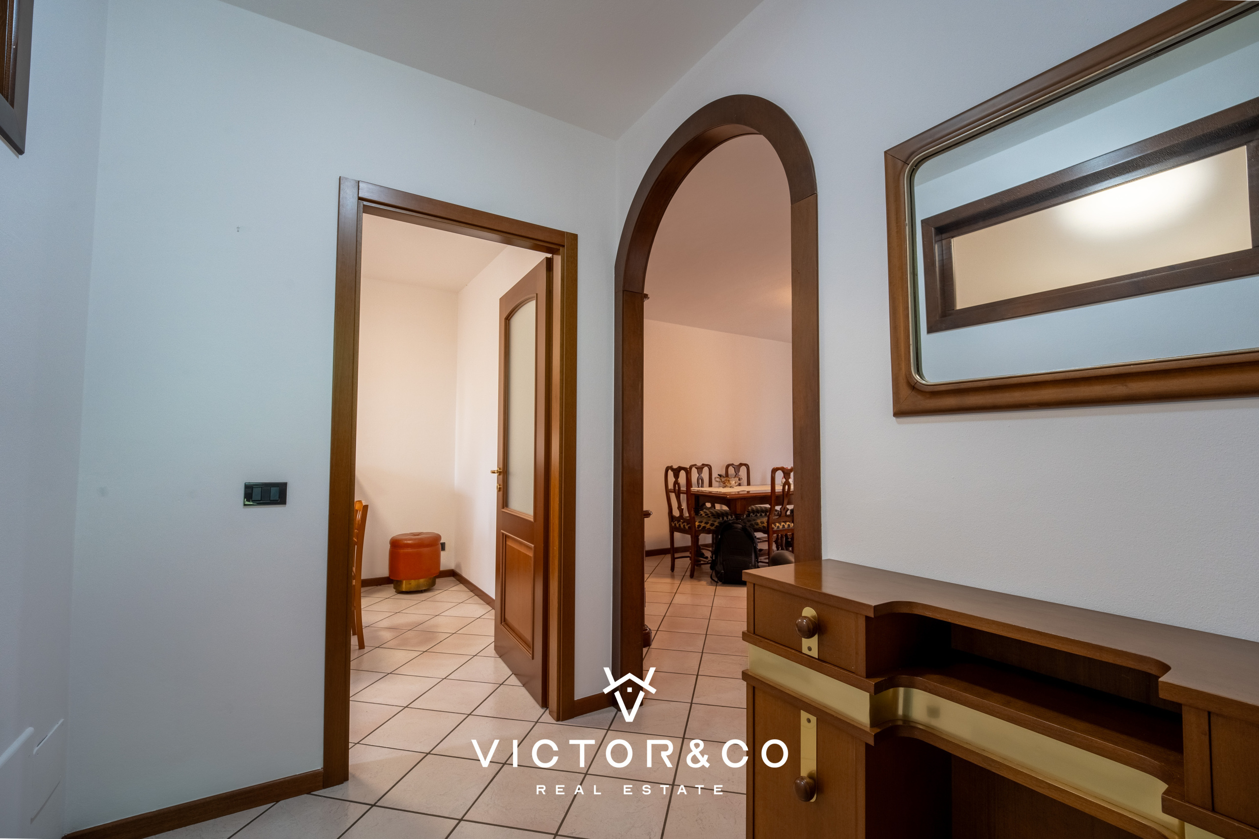 Trilocale con terrazzo in via g. ferrari sn, Bellinzago Novarese