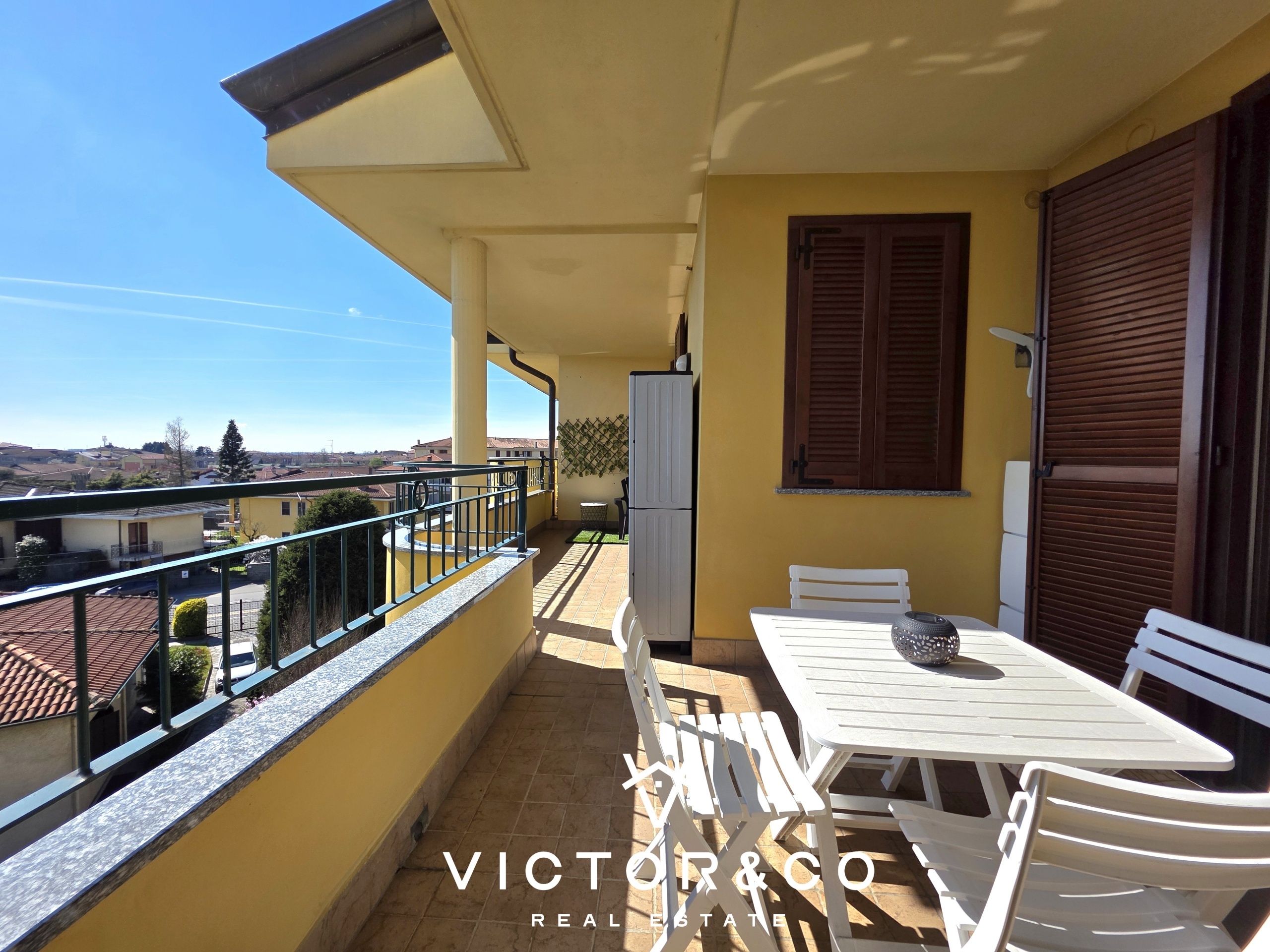 Attico con terrazzo in via bettole sic, Trecate