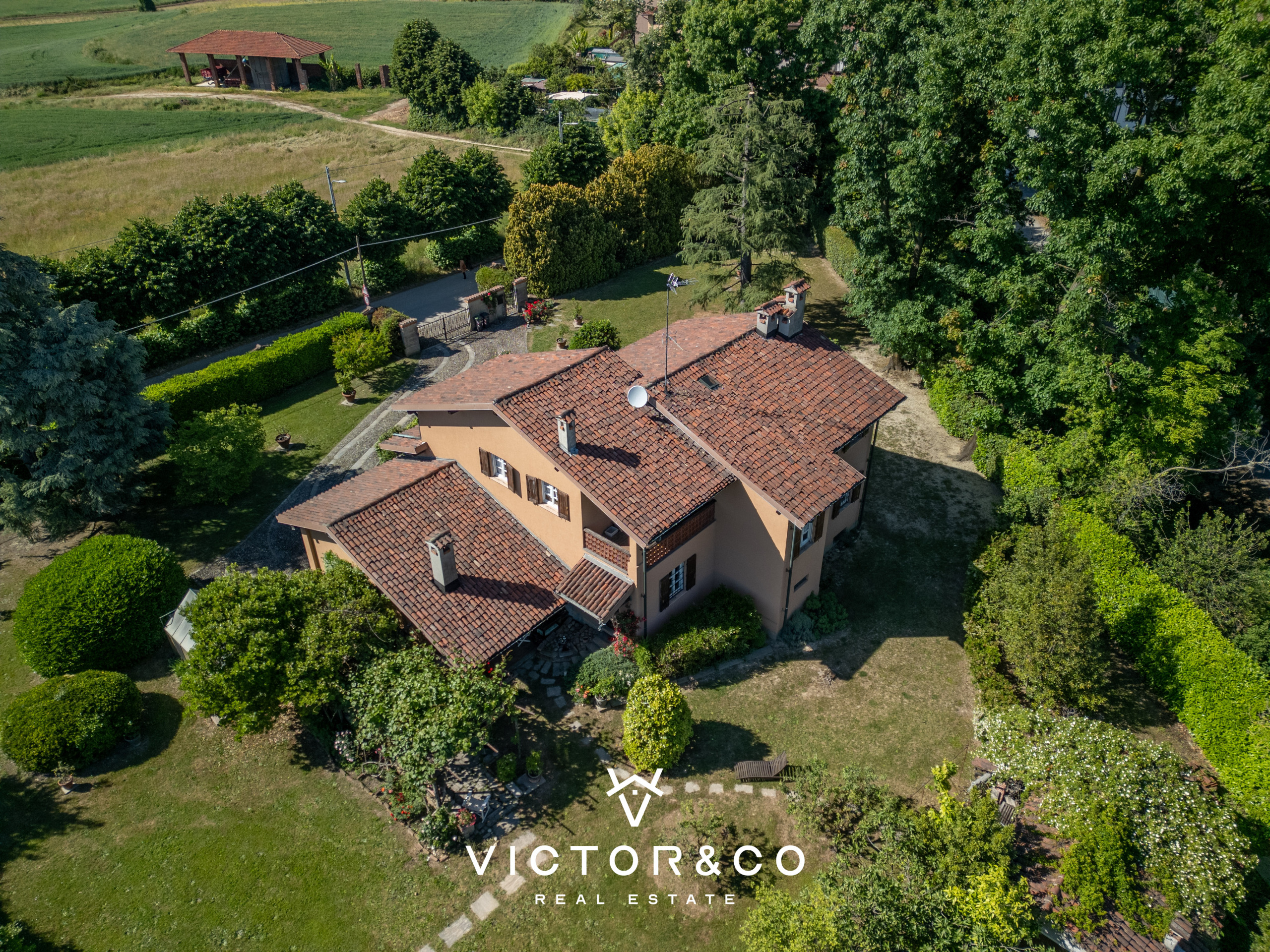 Villa con giardino in via giorgio ansaldi snc, Novara