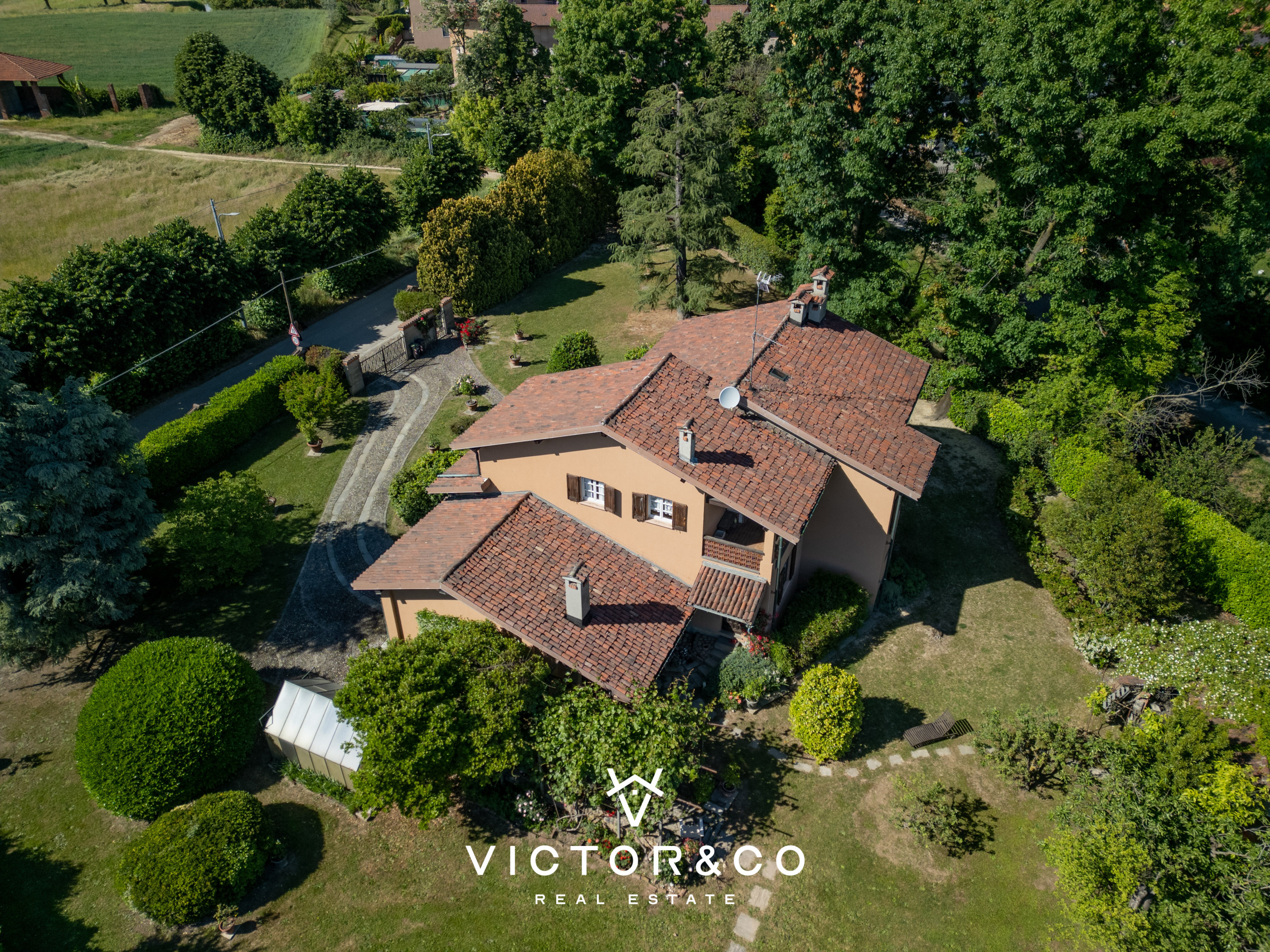 Villa con giardino in via giorgio ansaldi snc, Novara