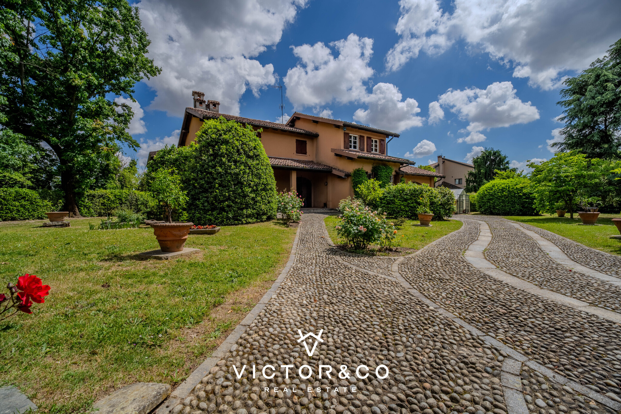 Villa con giardino in via giorgio ansaldi snc, Novara