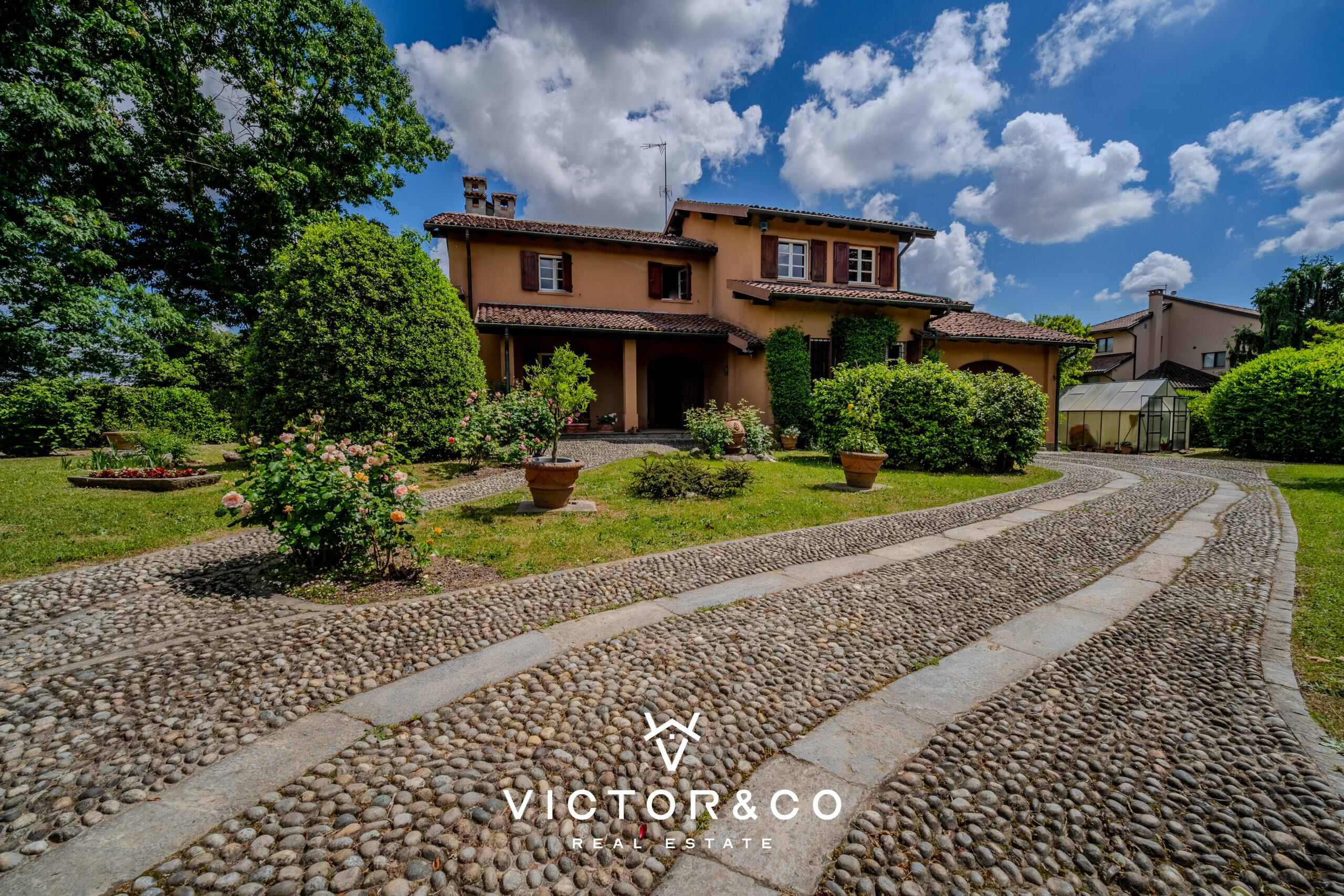 Villa con giardino in via giorgio ansaldi snc, Novara