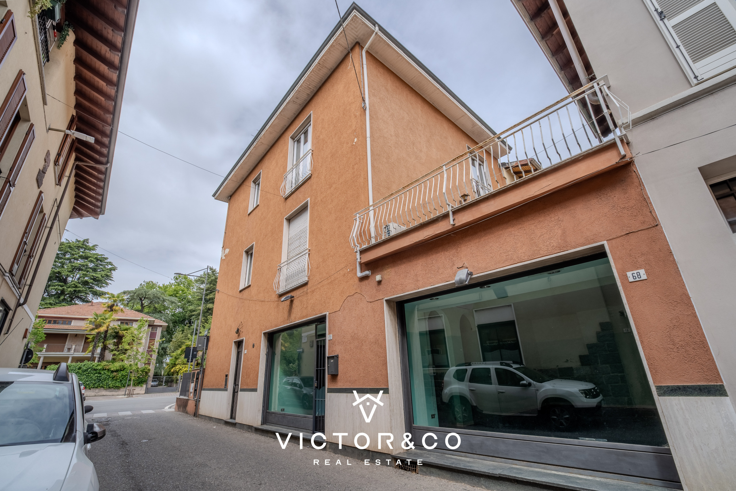 Villa con terrazzo in via valle 70, Oleggio