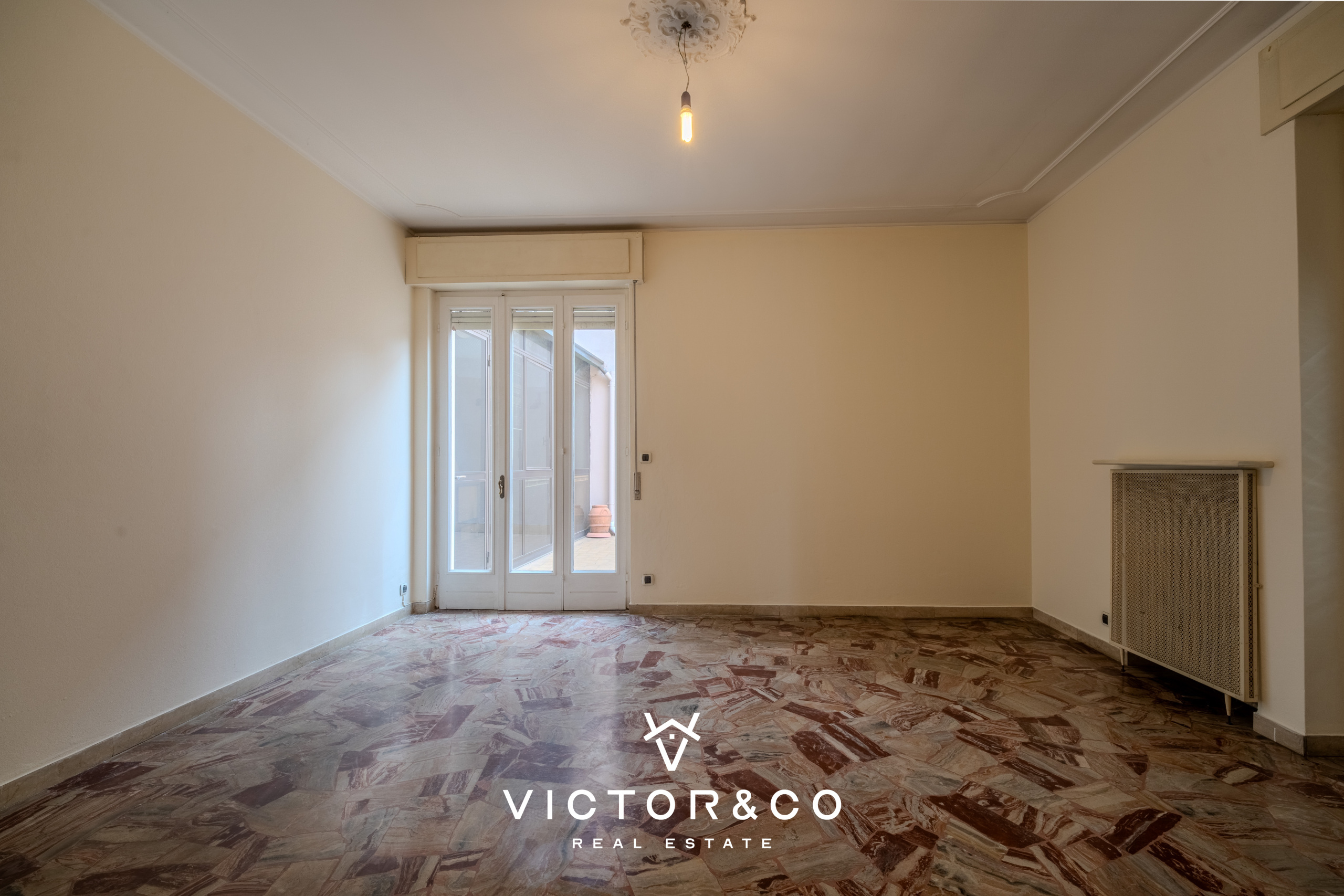 Villa con terrazzo in via valle 70, Oleggio