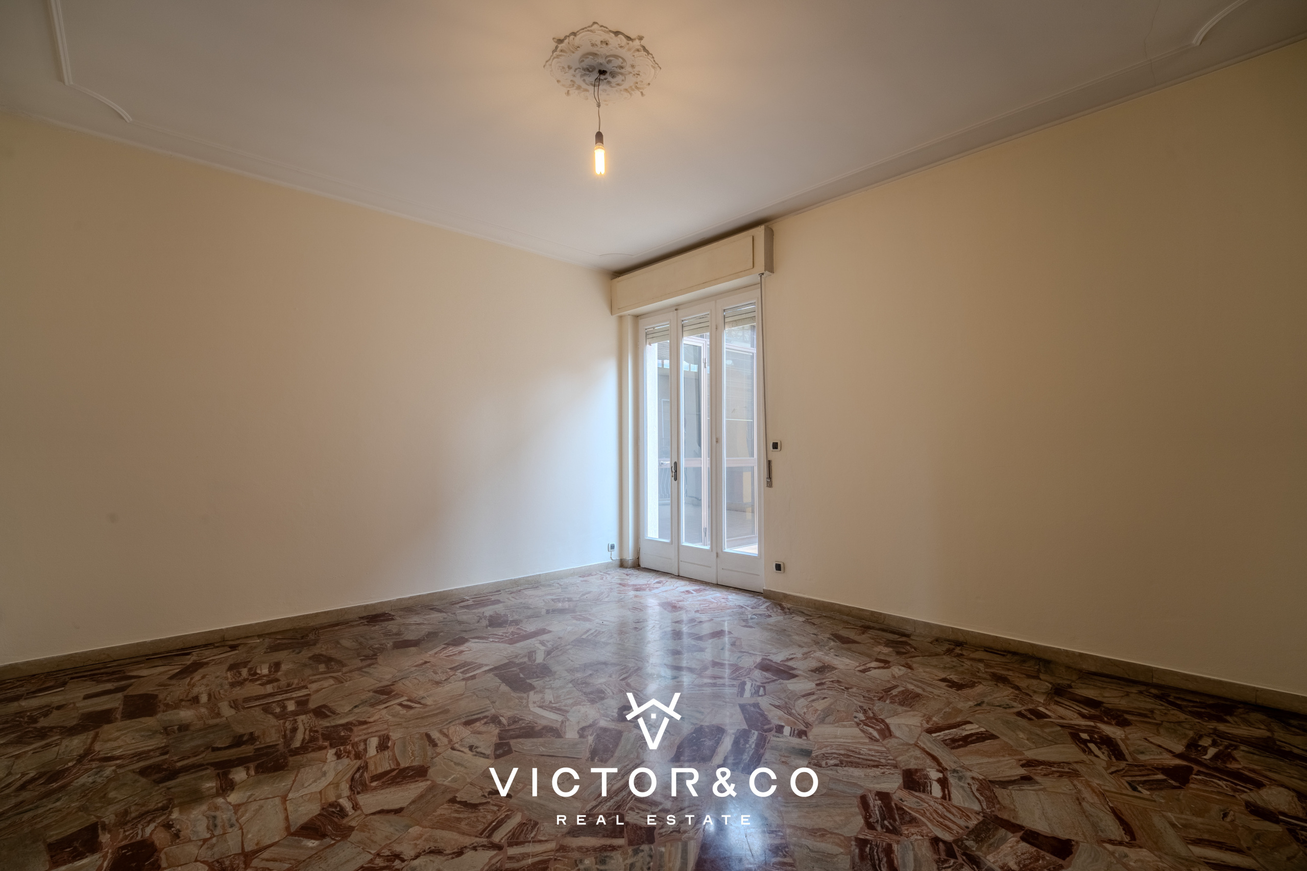 Villa con terrazzo in via valle 70, Oleggio