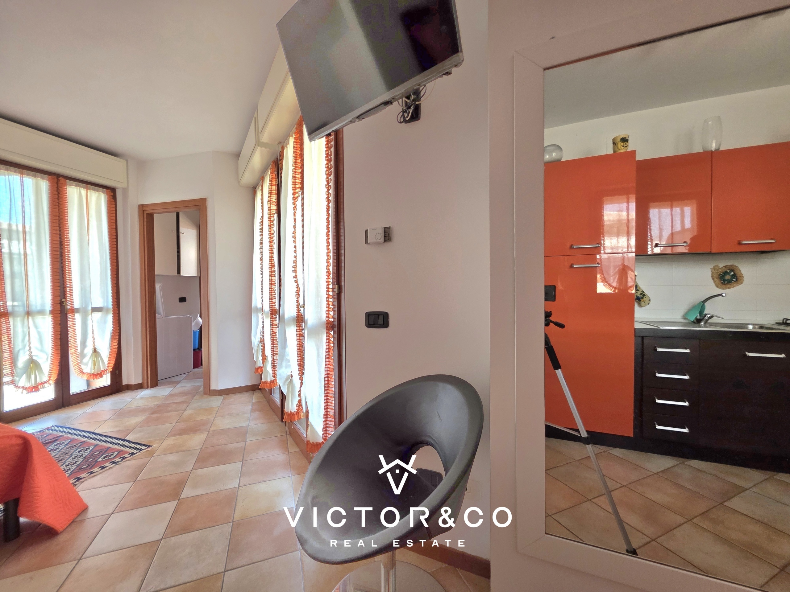 Monolocale con terrazzo in via alfieri sic, Novara