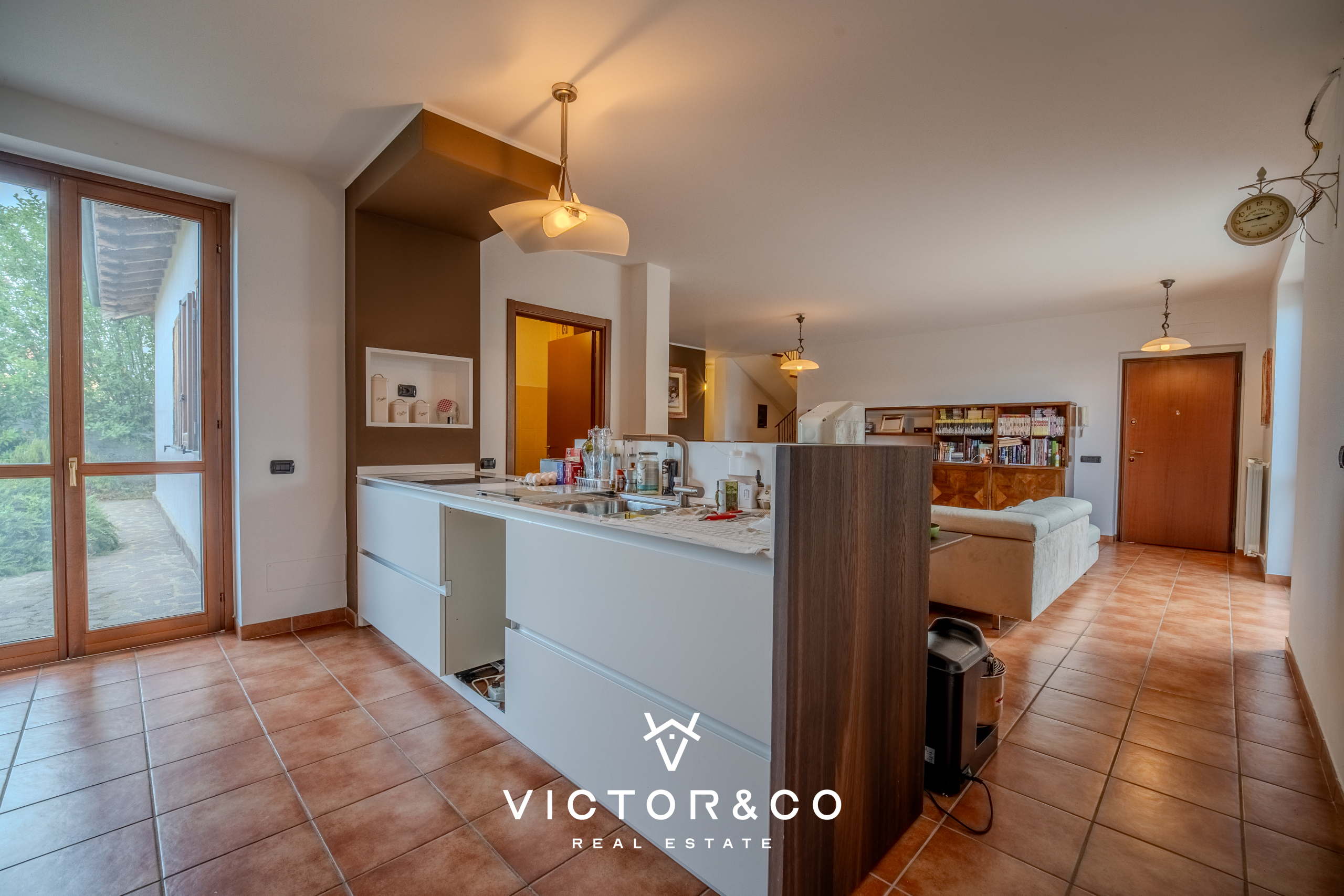 Casa indipendente con giardino in via borghetto 4, Casalino