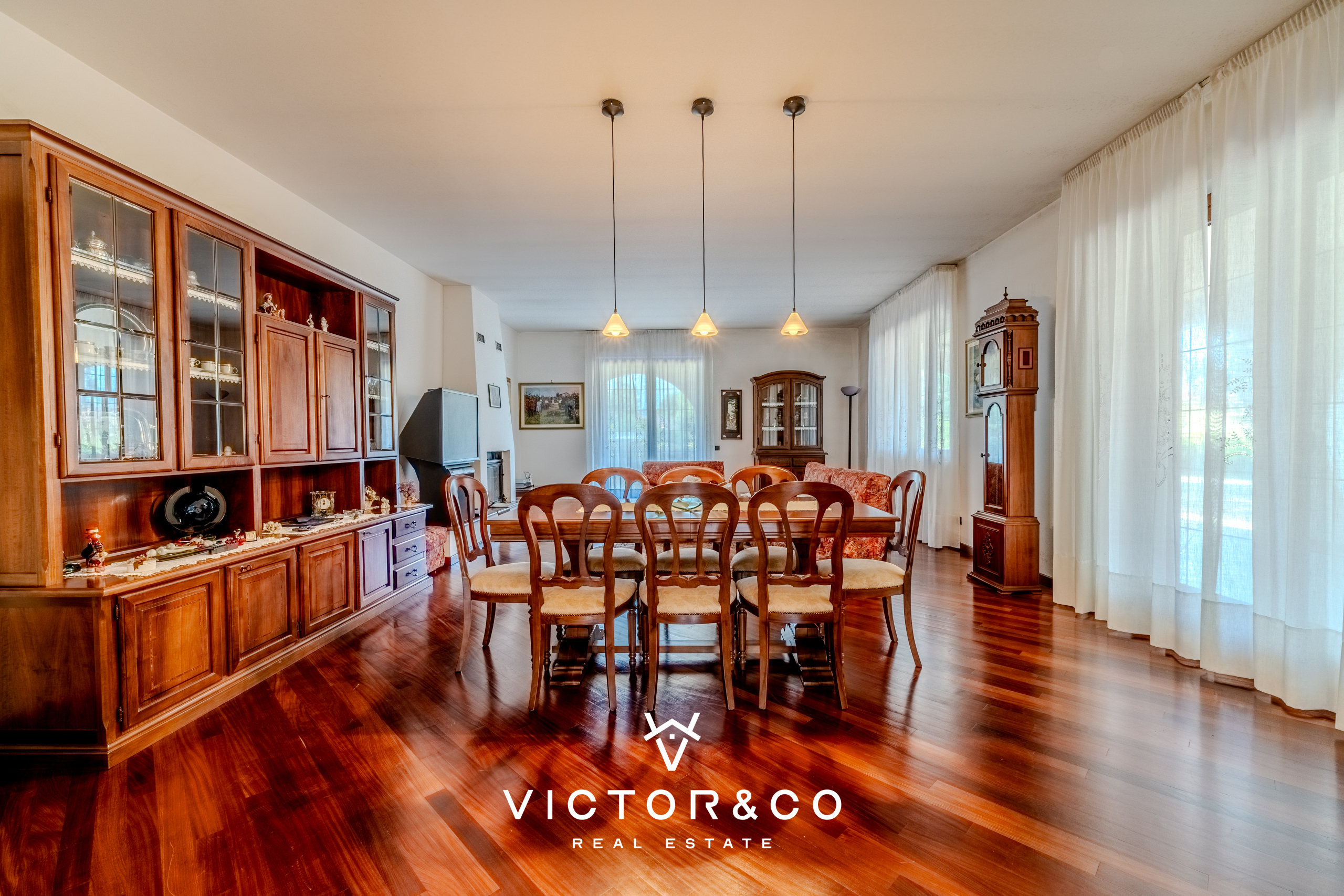 Villa con giardino in via regina margherita 15, Momo