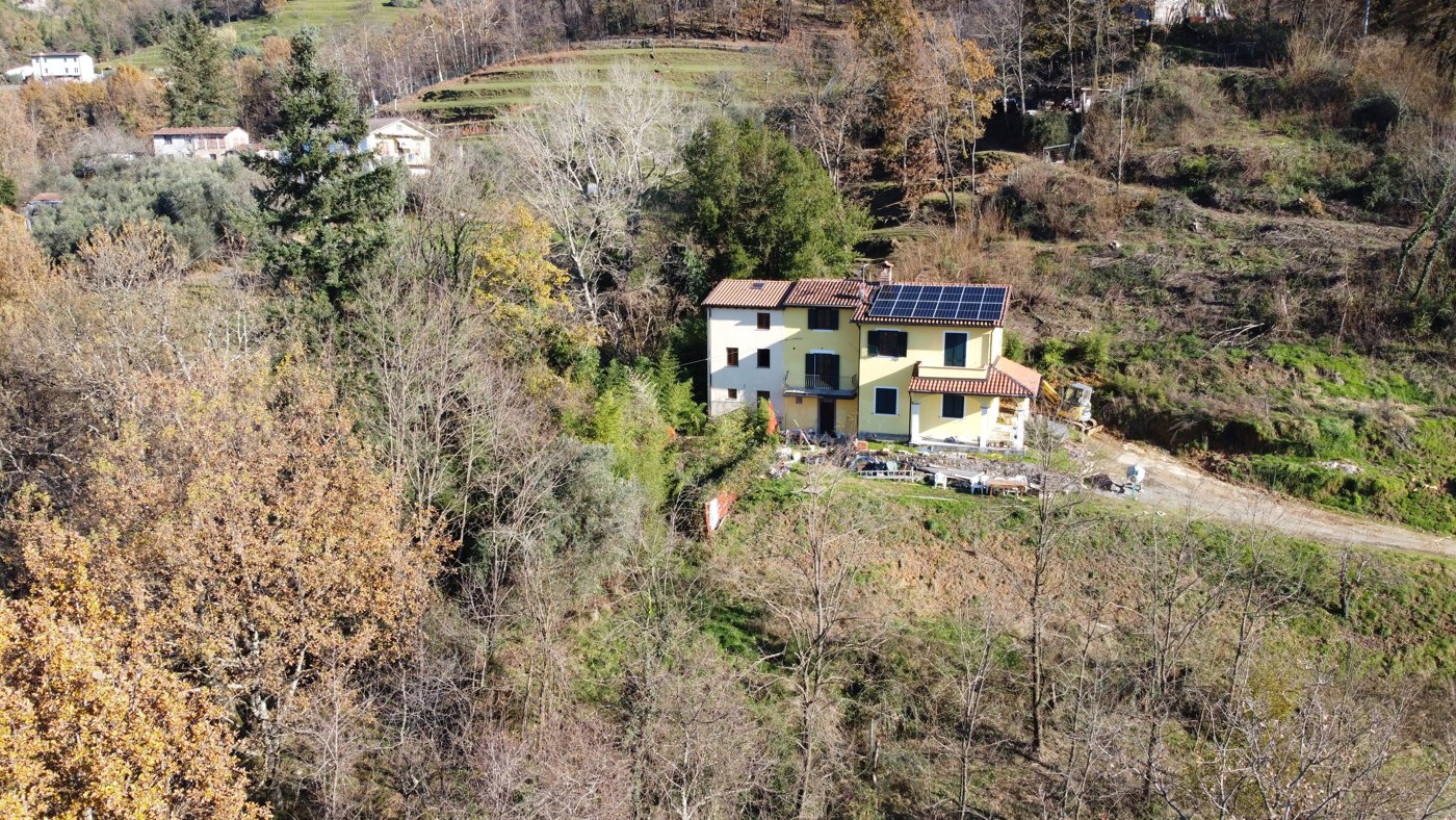 Quadrilocale con giardino a Coreglia Antelminelli