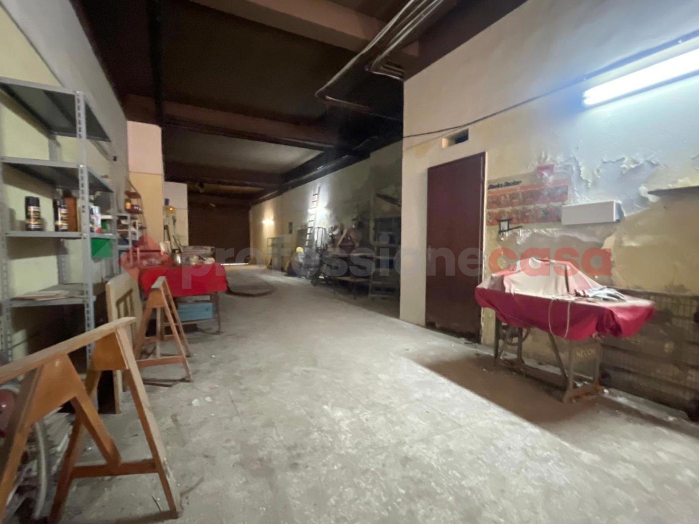 Magazzino in vendita a Siracusa