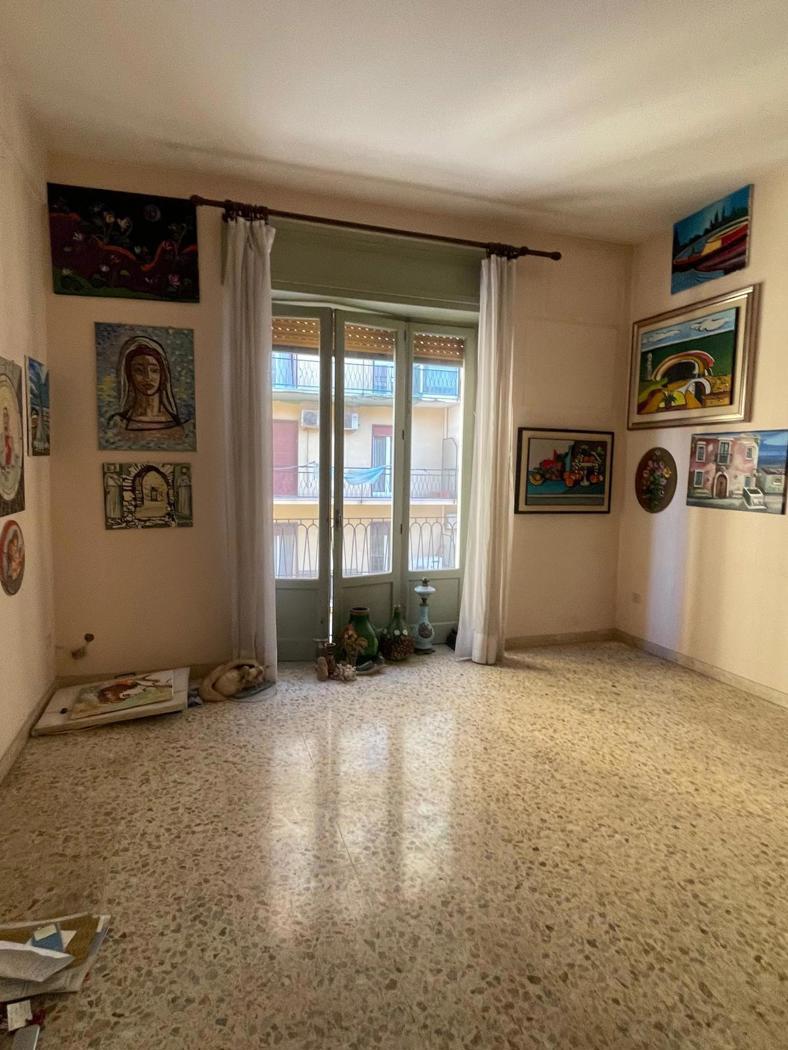 Quadrilocale da ristrutturare a Siracusa