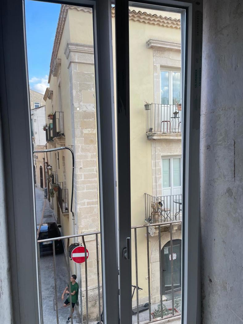 Trilocale arredato in affitto a Siracusa