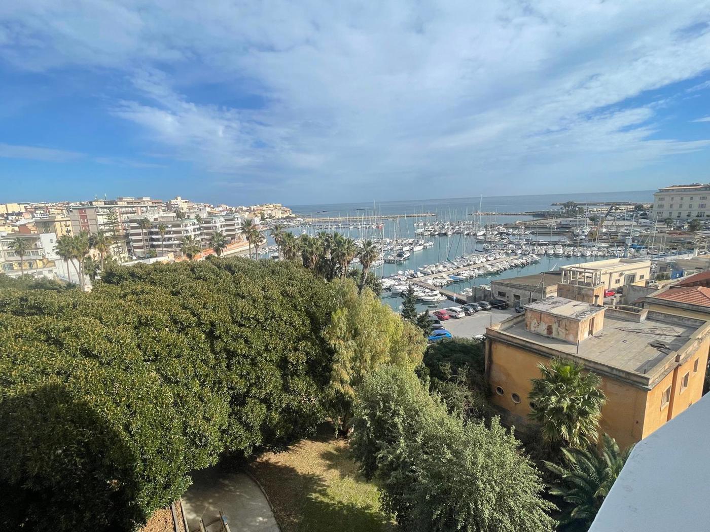 Trilocale arredato in affitto a Siracusa
