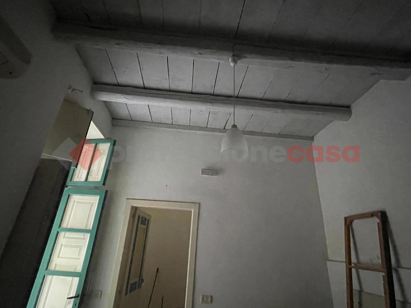 Bilocale da ristrutturare a Siracusa