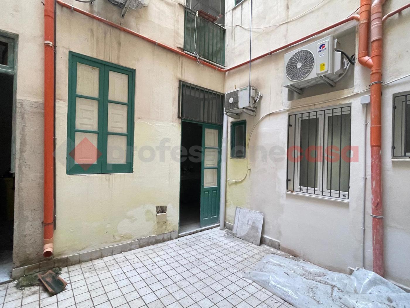 Bilocale da ristrutturare a Siracusa