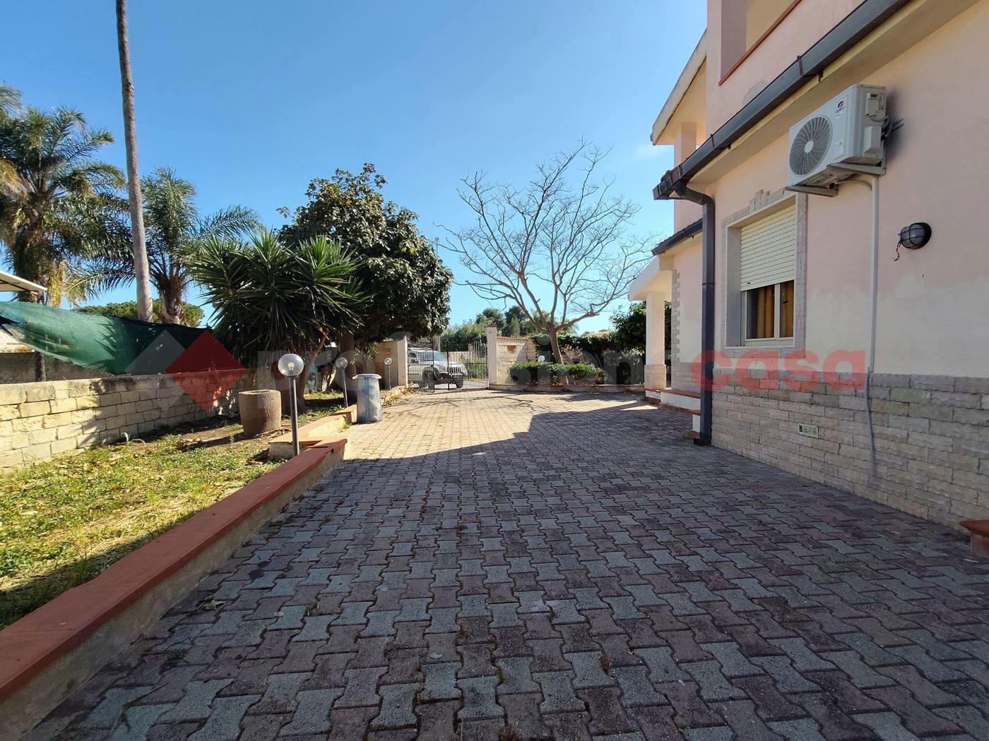 Villa arredata in affitto a Siracusa