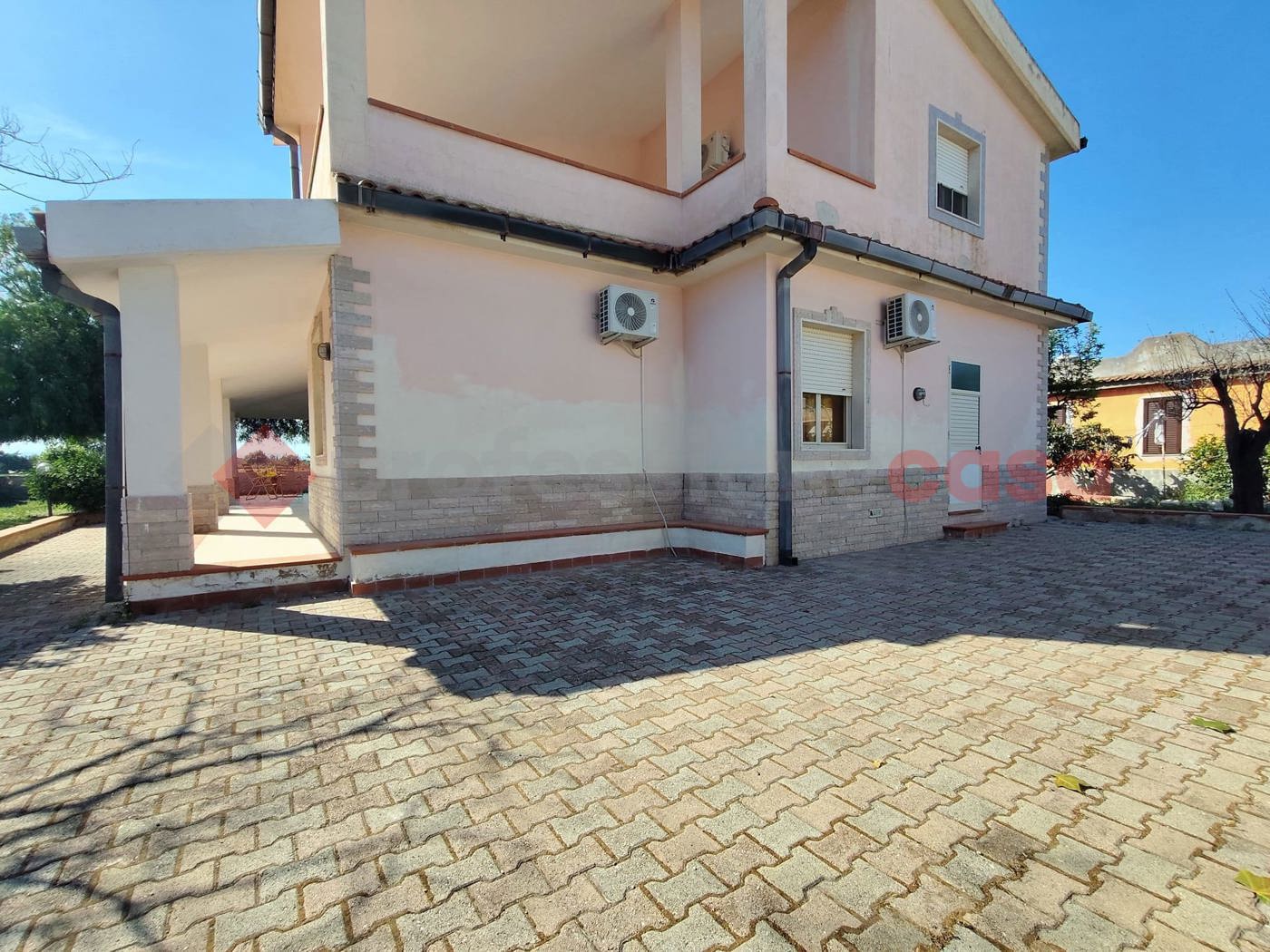 Villa arredata in affitto a Siracusa