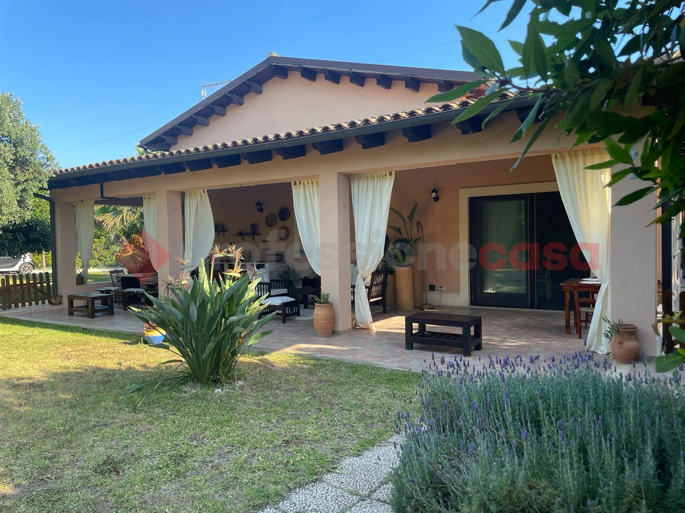 Villa arredata in affitto a Siracusa