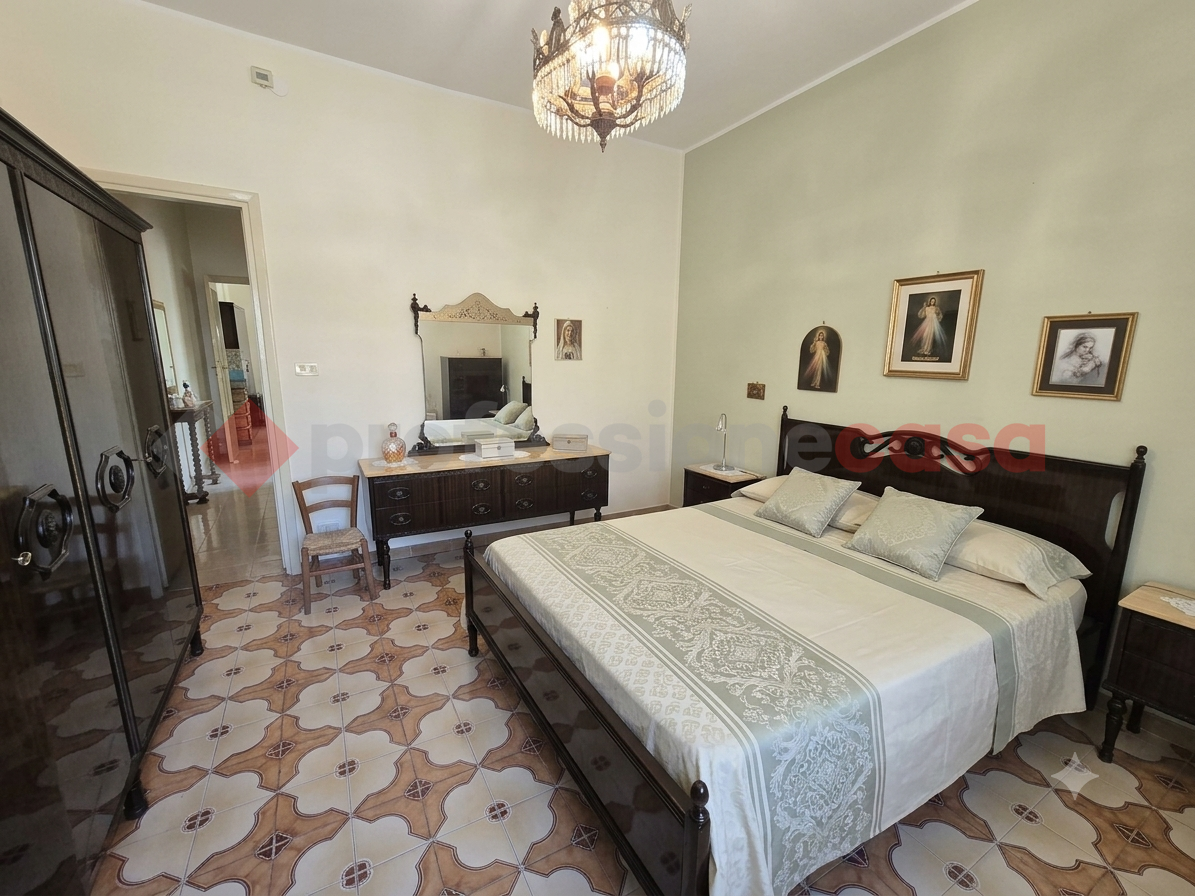Trilocale da ristrutturare a Siracusa