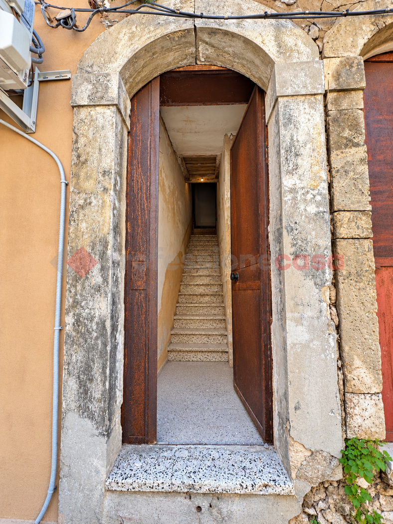 Bilocale da ristrutturare a Siracusa