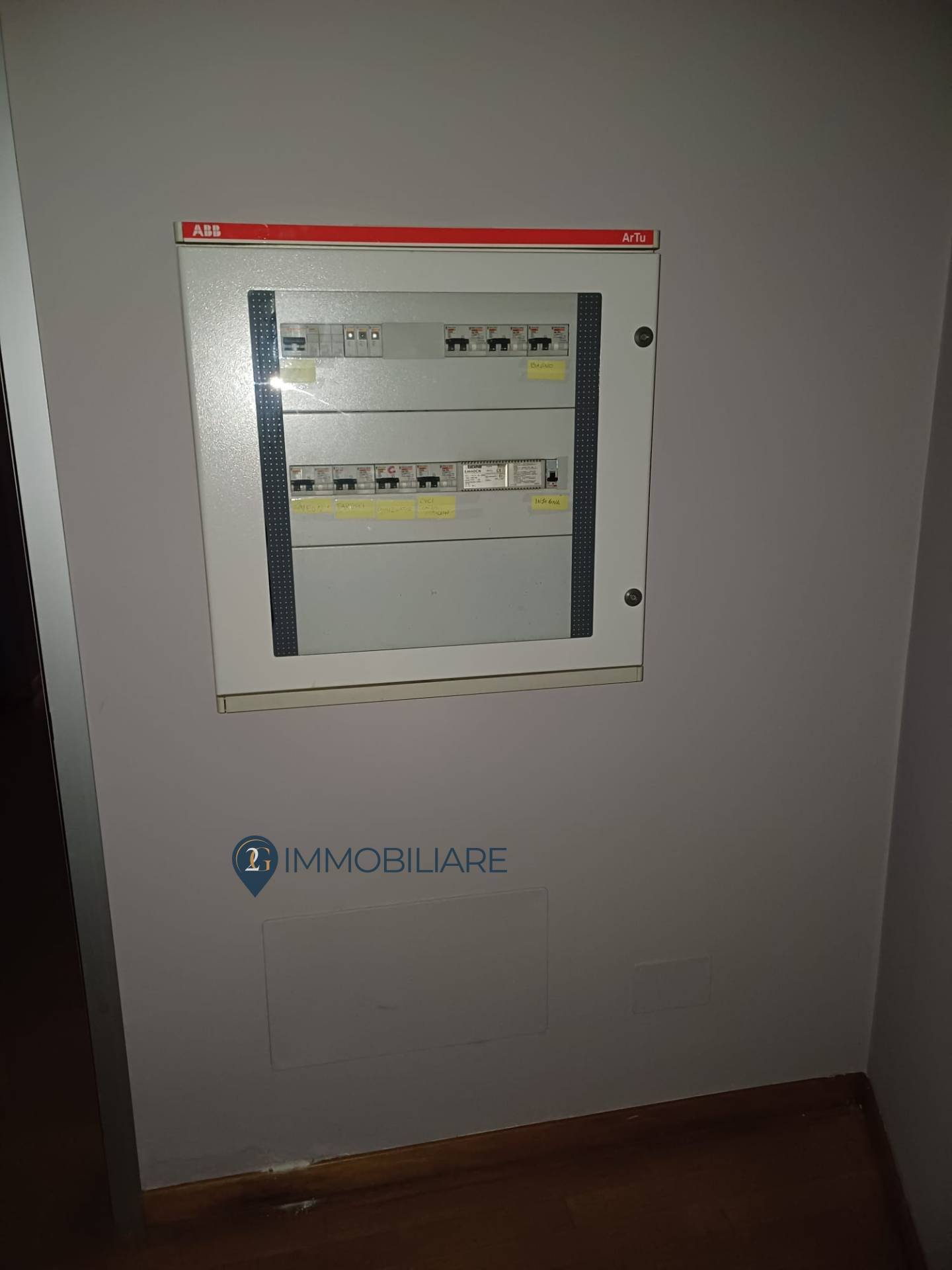 Locale commerciale in vendita a Sarzana