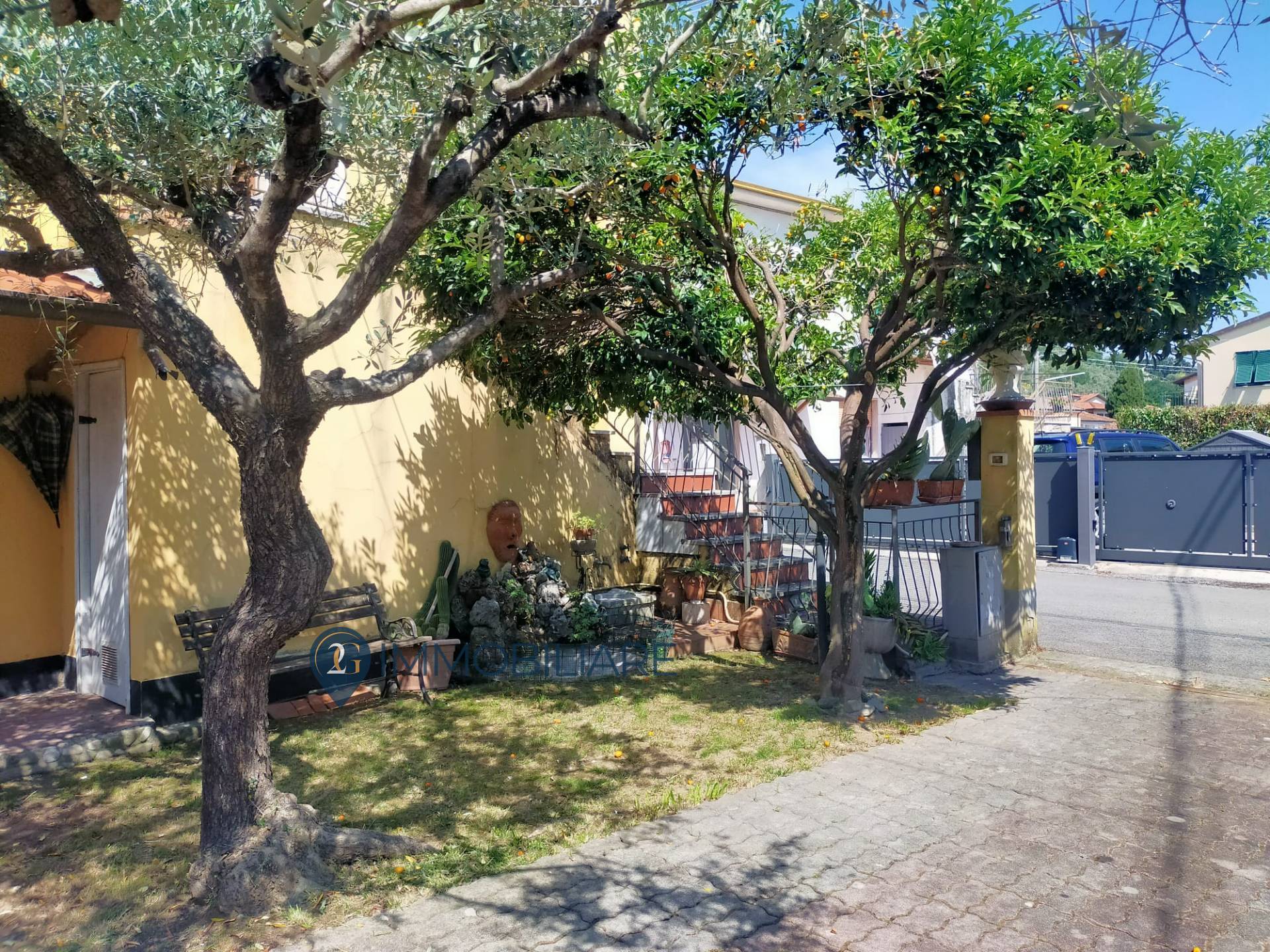 Casa Semindipendente in vendita a Ameglia