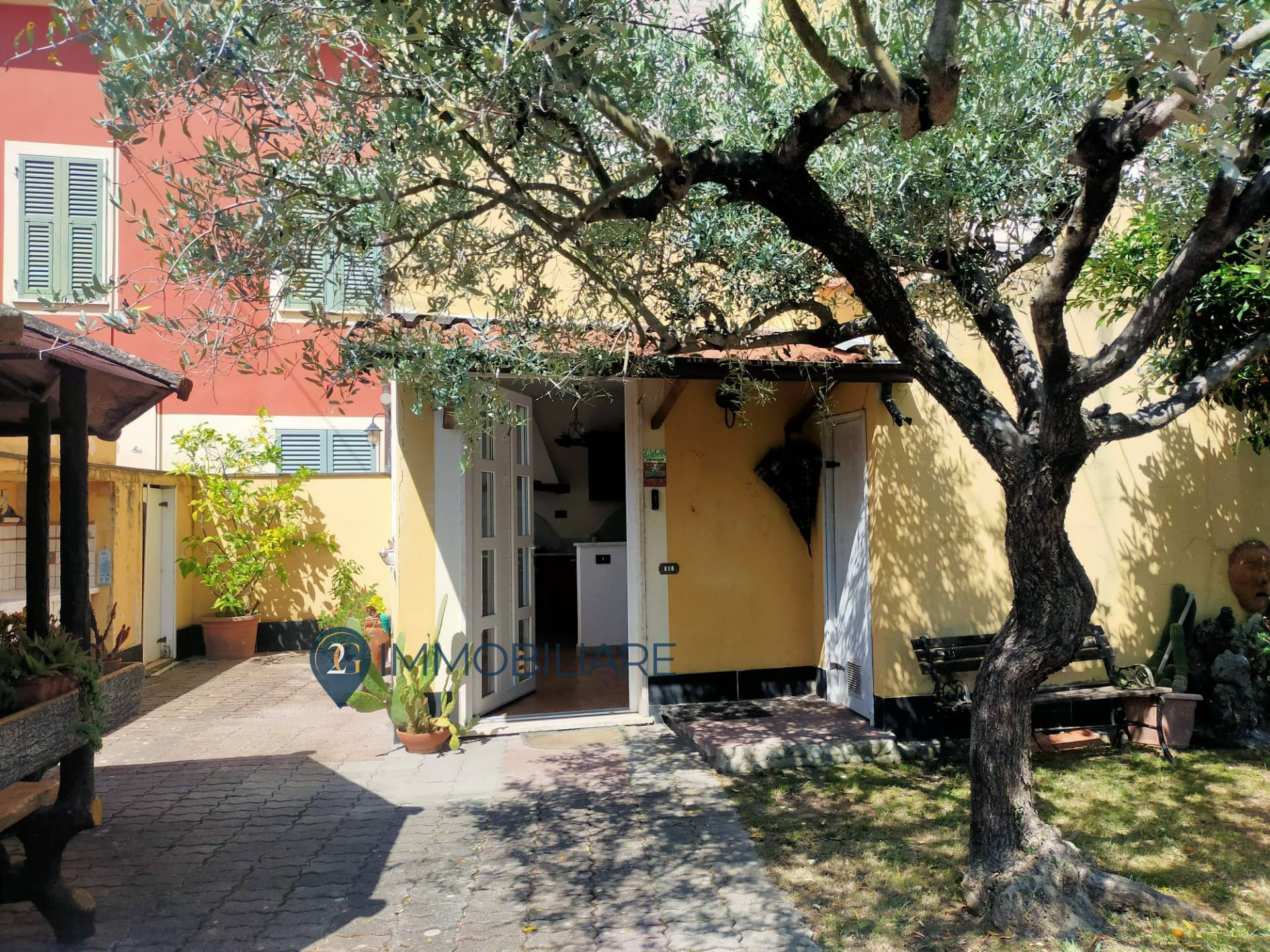 Casa Semindipendente in vendita a Ameglia