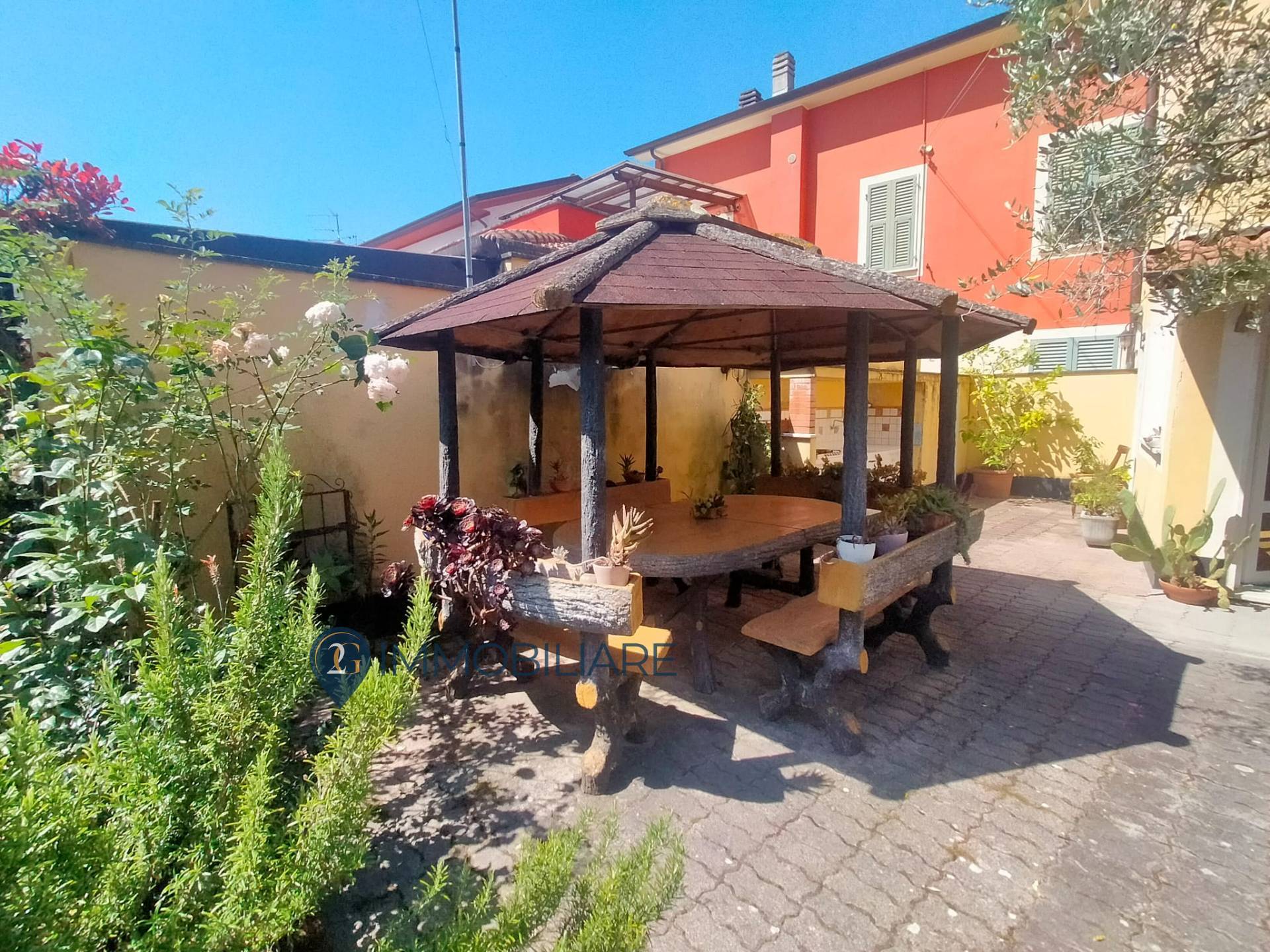 Casa Semindipendente in vendita a Ameglia